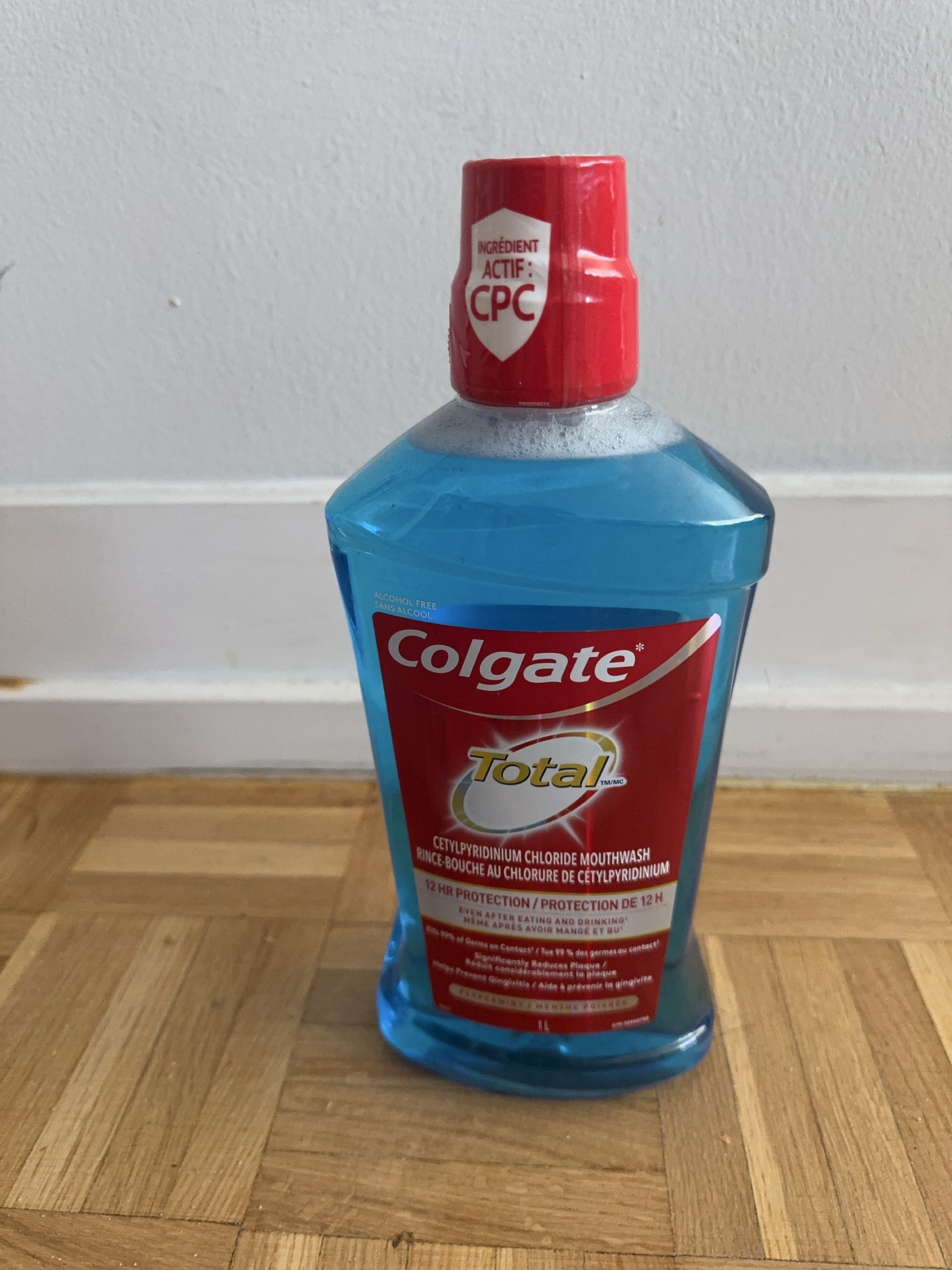Colgate Total Mouthwash thumbnail