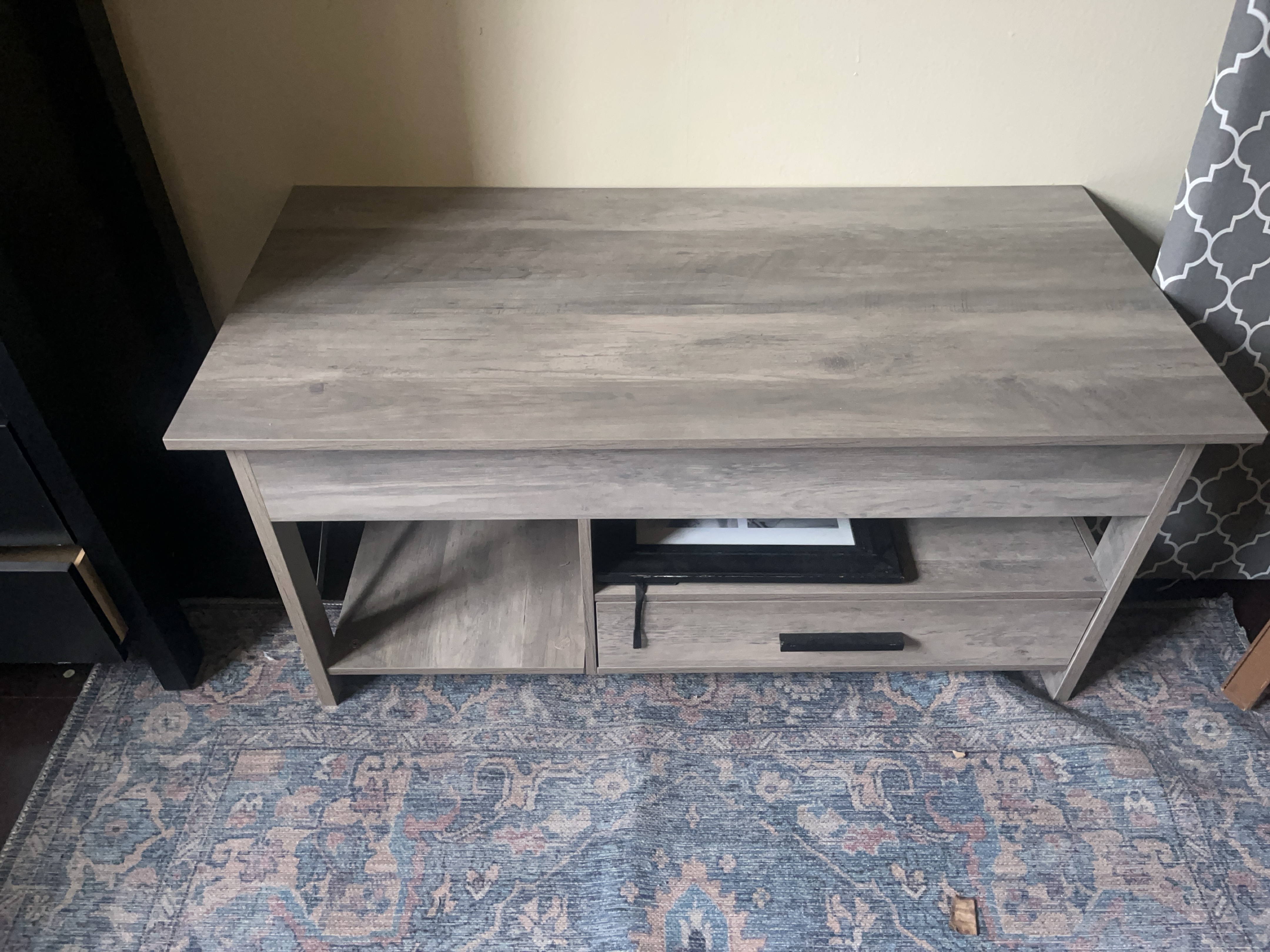 Wooden Lift Top Coffee Table thumbnail