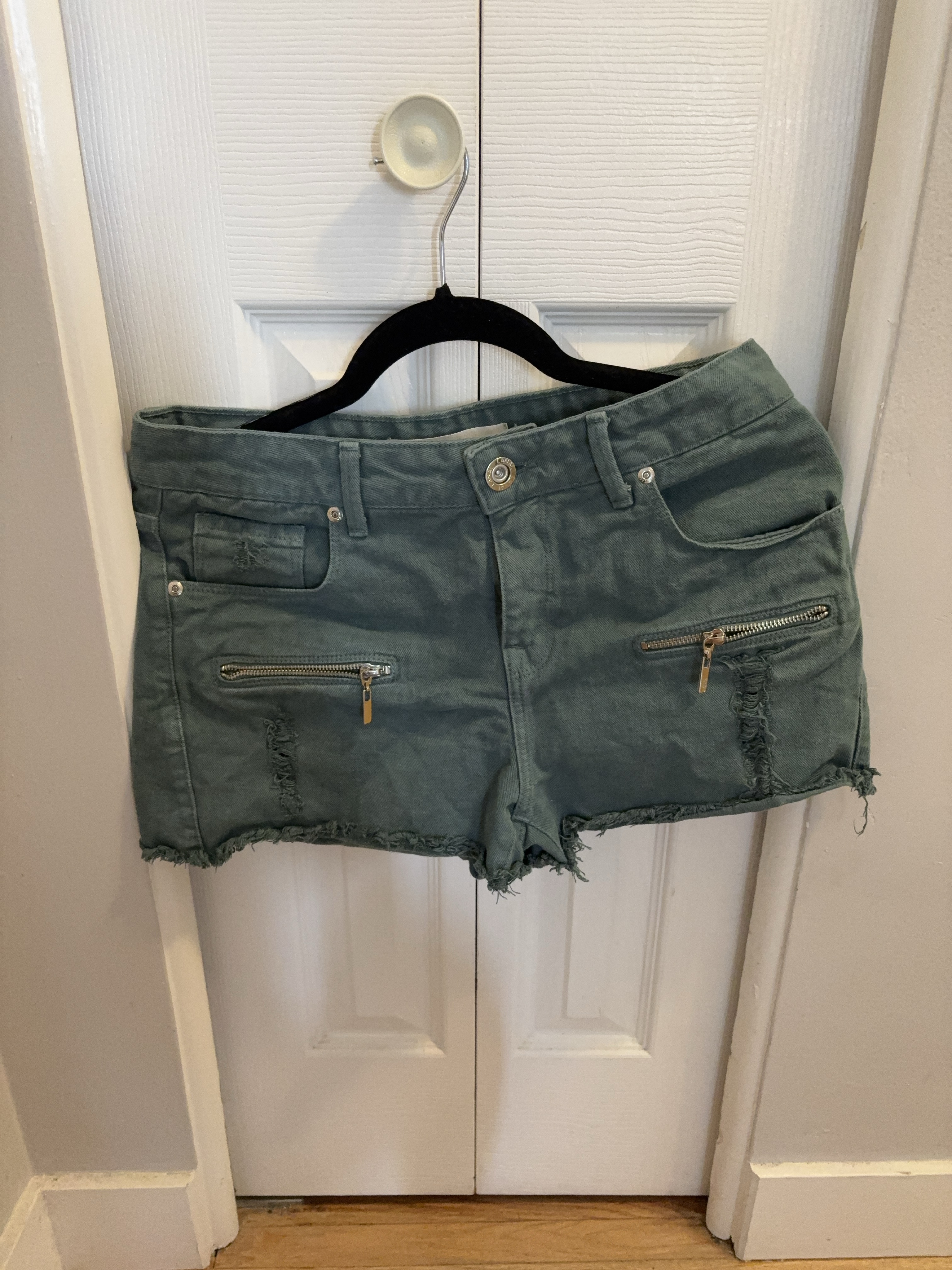 Denim Shorts with Zipper Pockets thumbnail