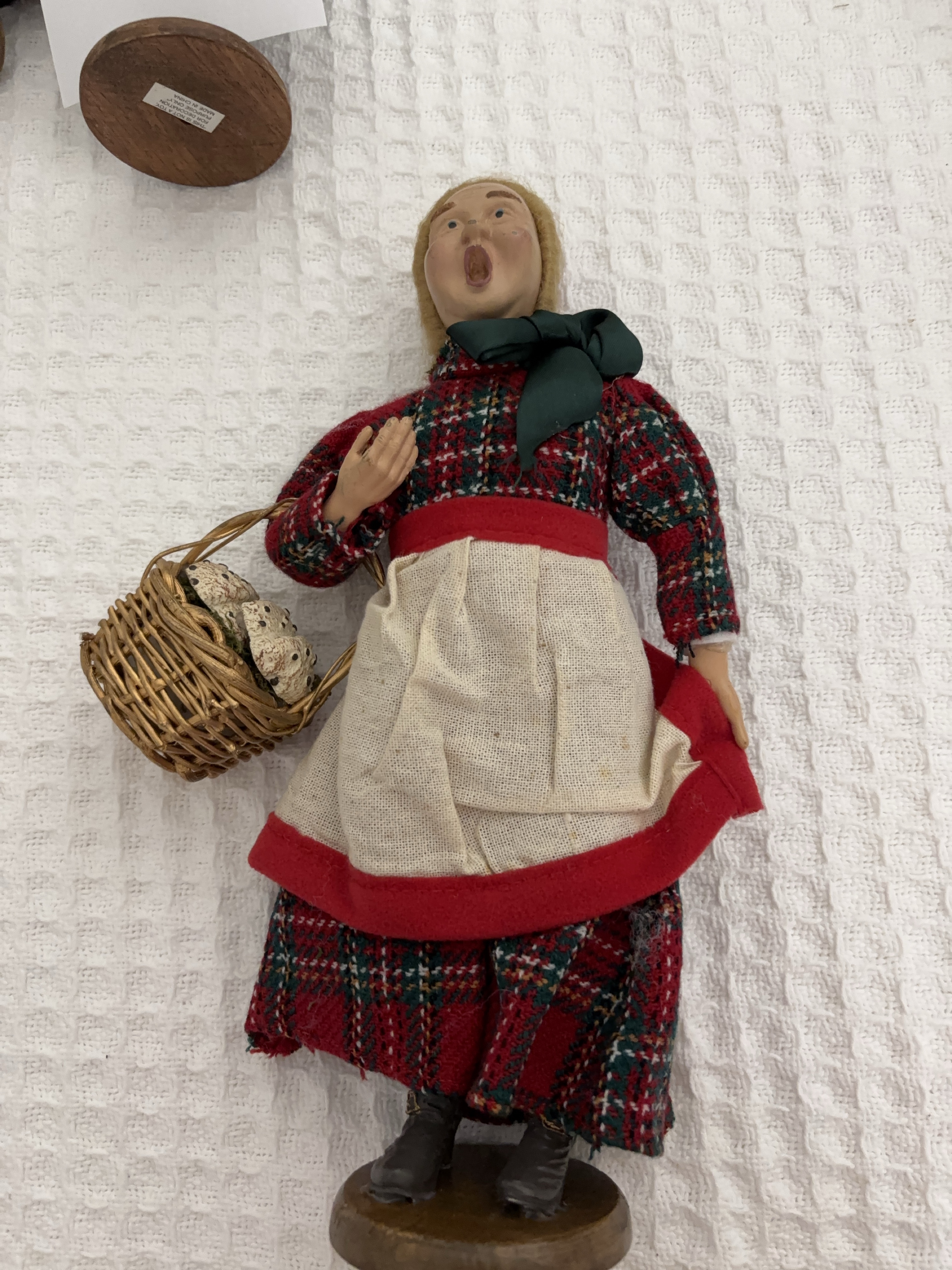Vintage Christmas Caroler Figurine thumbnail