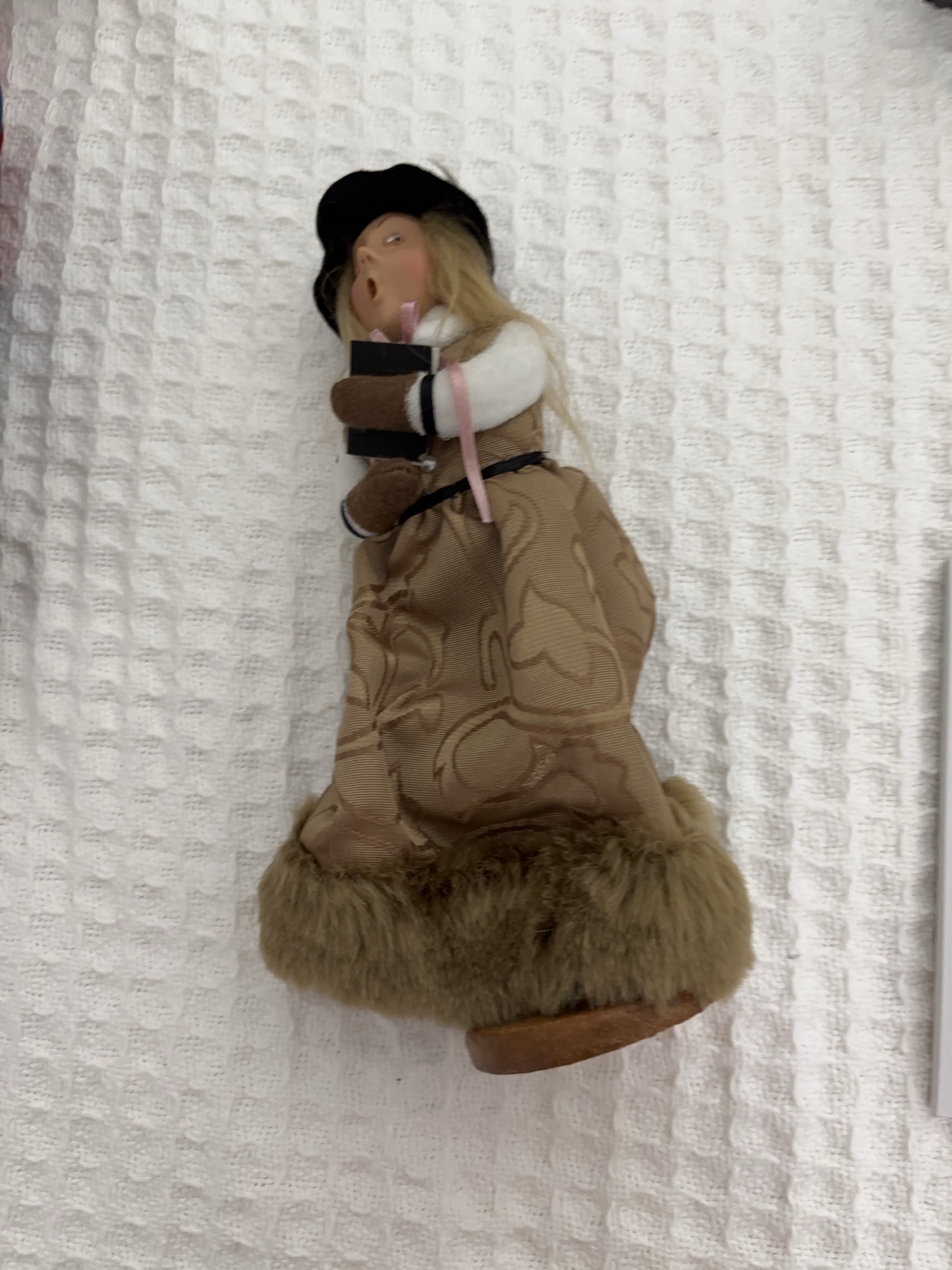 Vintage Figurine - Woman Singing thumbnail