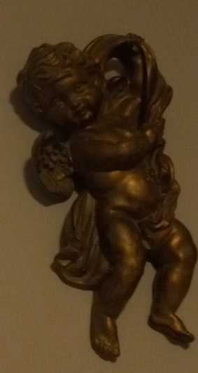 Gold Cherub Figurine Wall Decor thumbnail