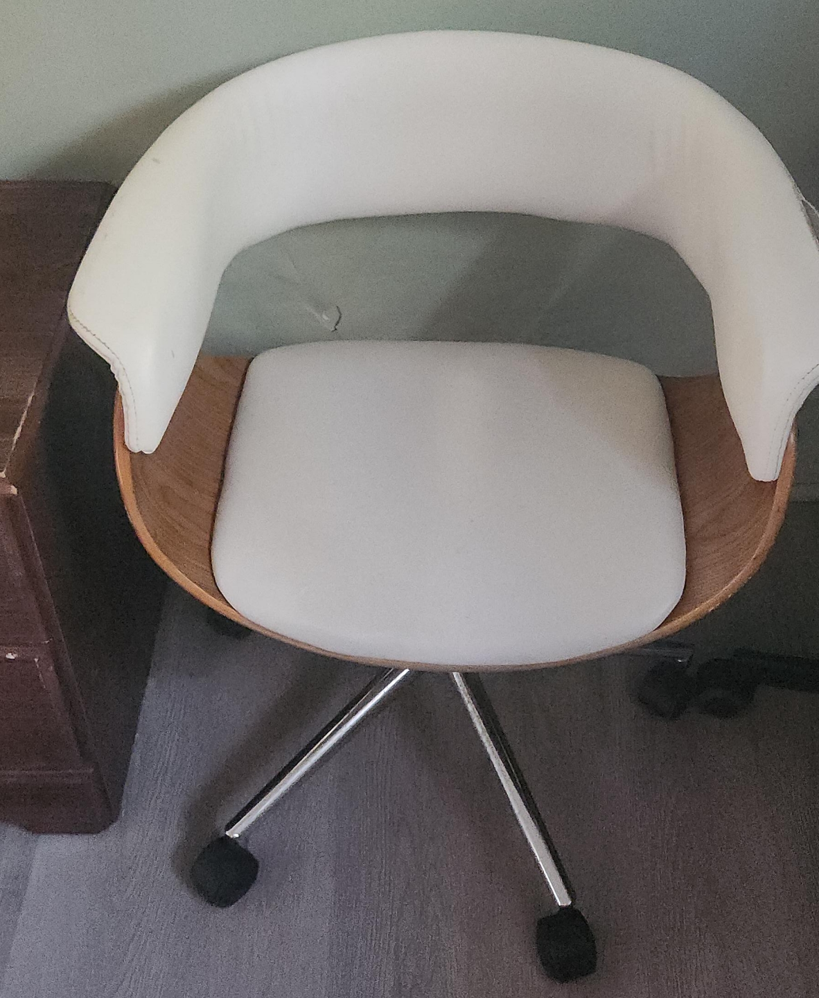 Swivel Office Chair - White & Wood