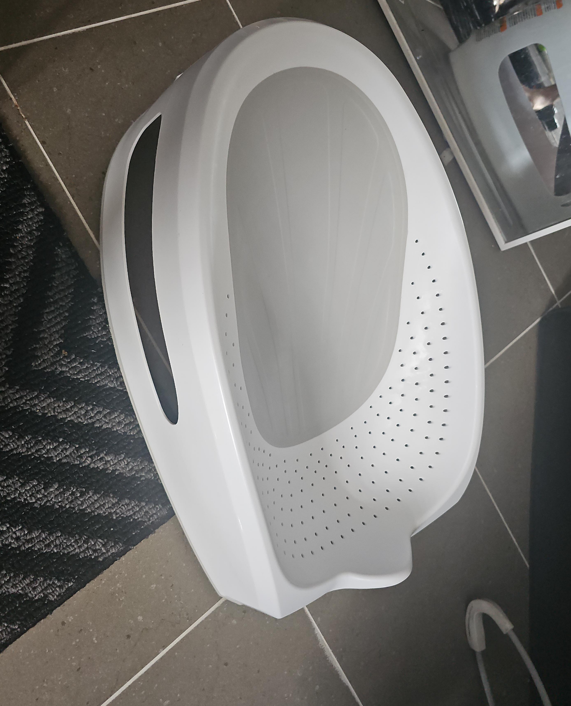 White Plastic Baby Bath Seat thumbnail