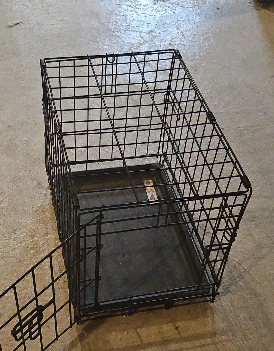 Black Metal Dog Crate