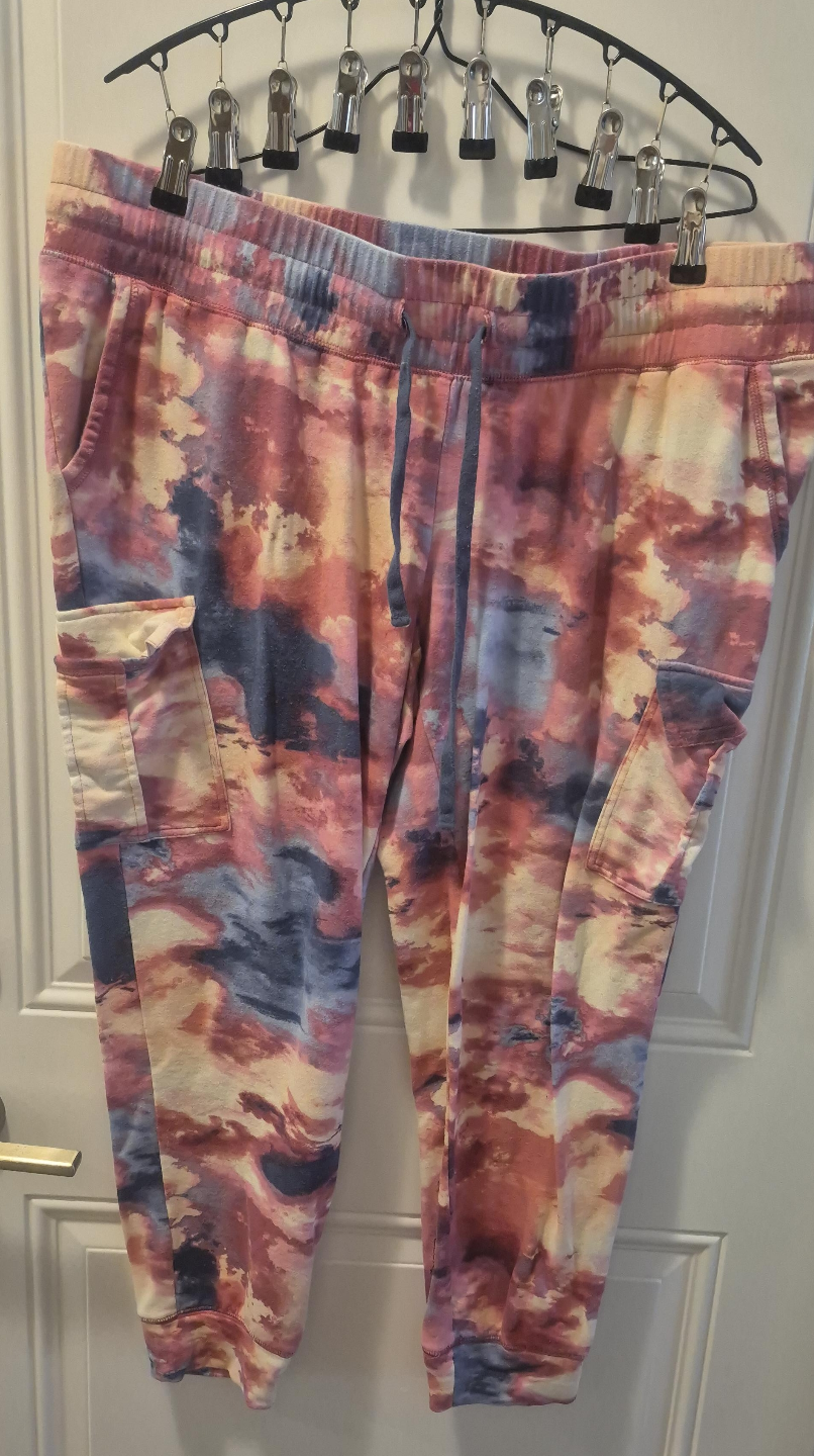 Women's maternity tie-dye cropped cargo joggers thumbnail