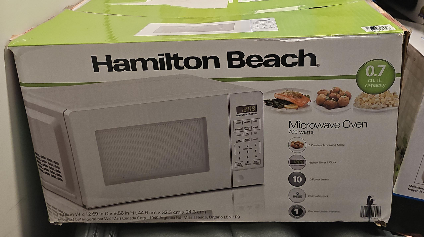 Hamilton Beach 0.7 cu ft Microwave Oven - White thumbnail