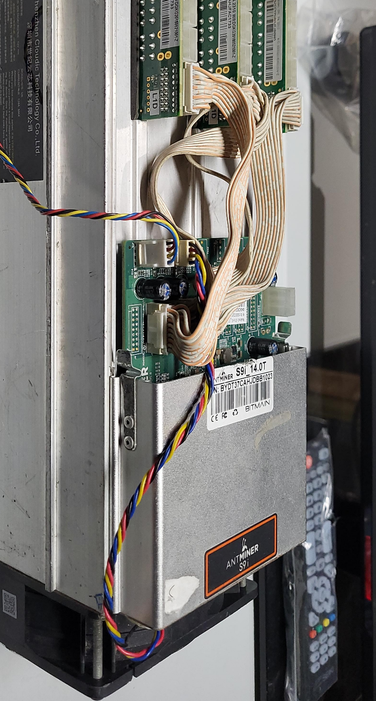 Antminer S9i 14.0T Bitcoin Miner + power supply thumbnail