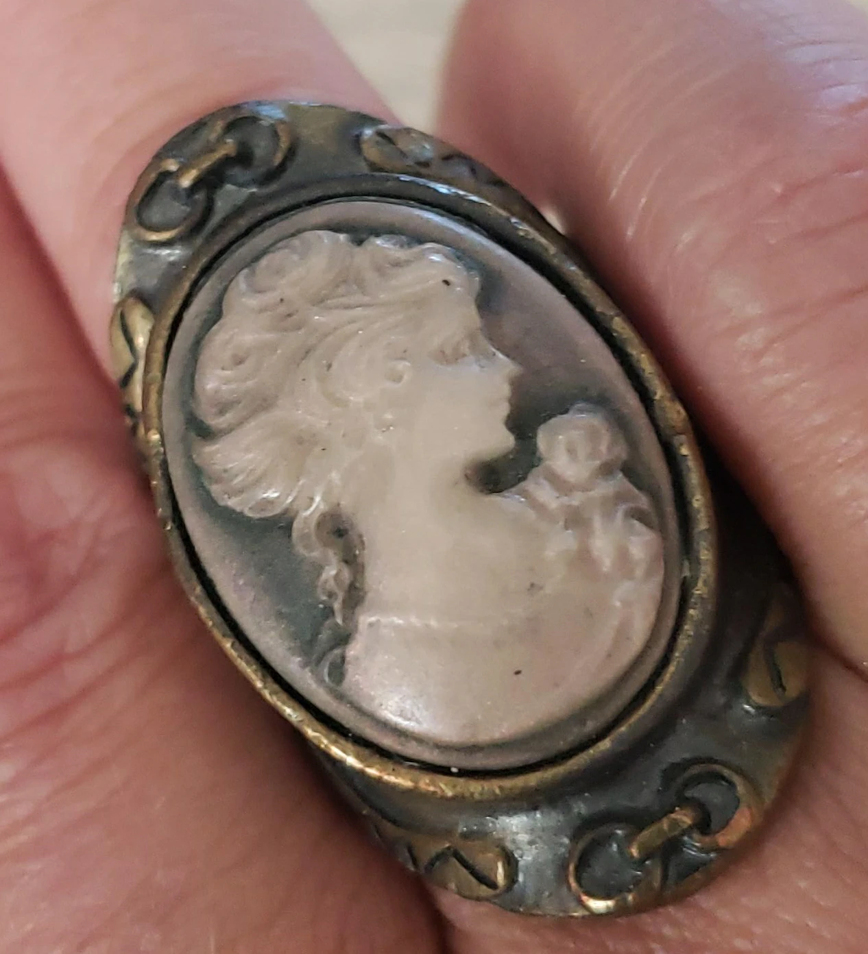 Vintage Cameo Ring thumbnail