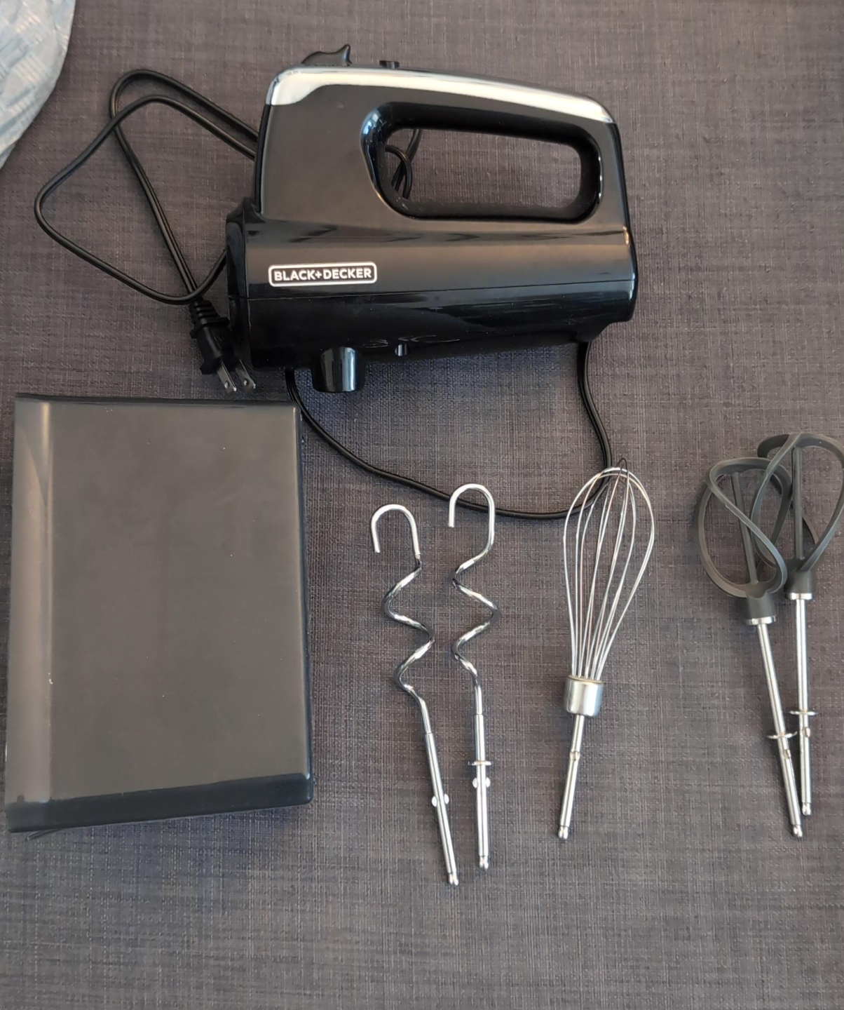 Black+Decker Hand Mixer with Attachments thumbnail