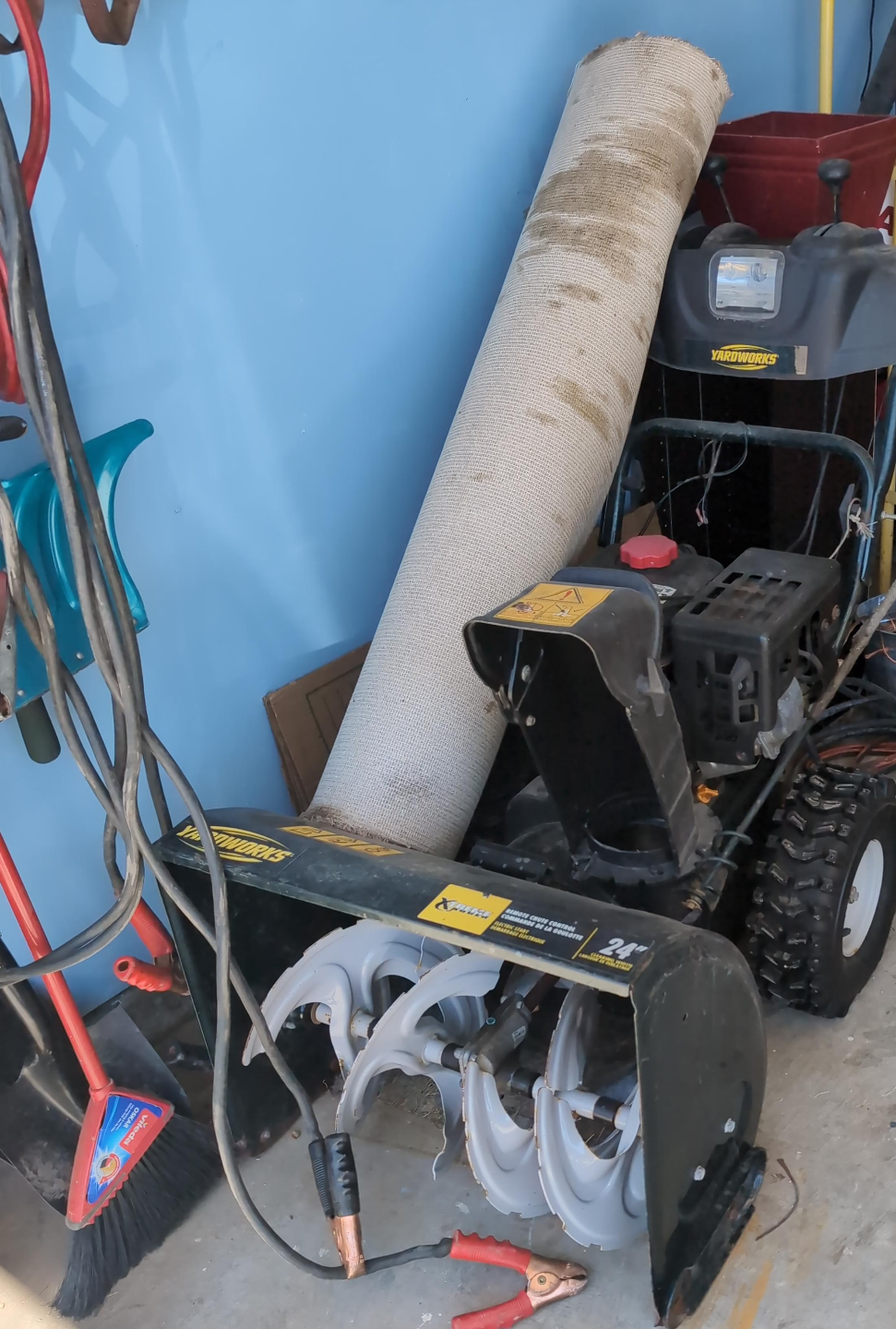 Yardworks 24" Snowblower