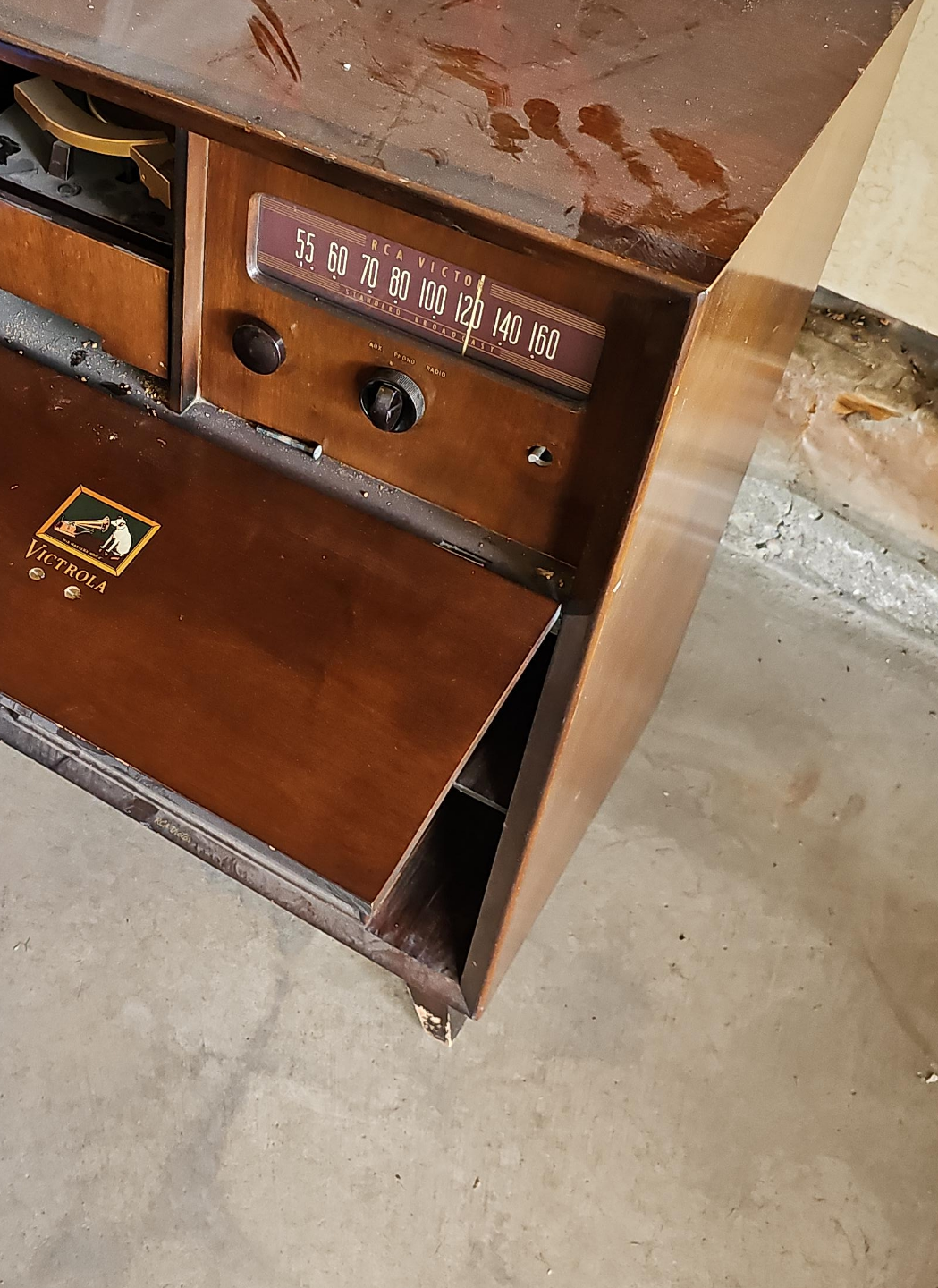 Vintage Victrola RCA Victor Radio Cabinet thumbnail