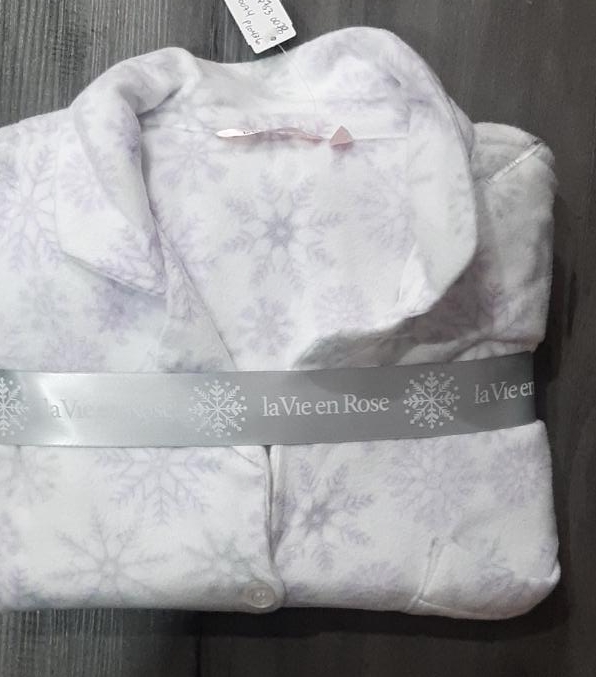 La Vie en Rose Women's Snowflake Fleece Robe thumbnail