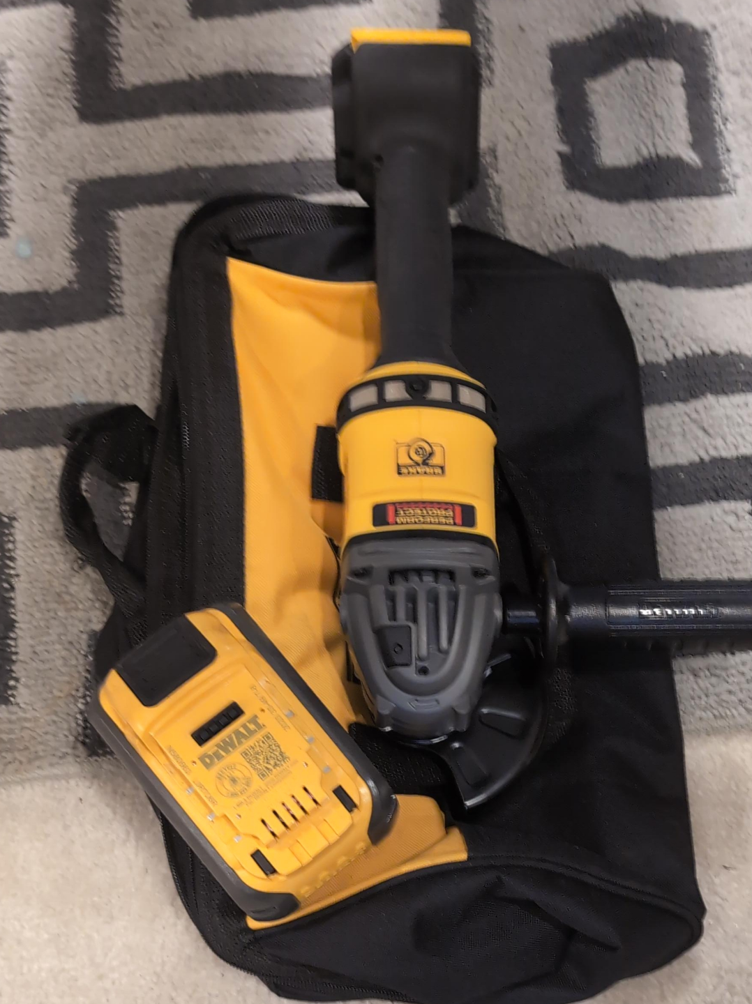 Dewalt 20V Cordless Angle Grinder Kit