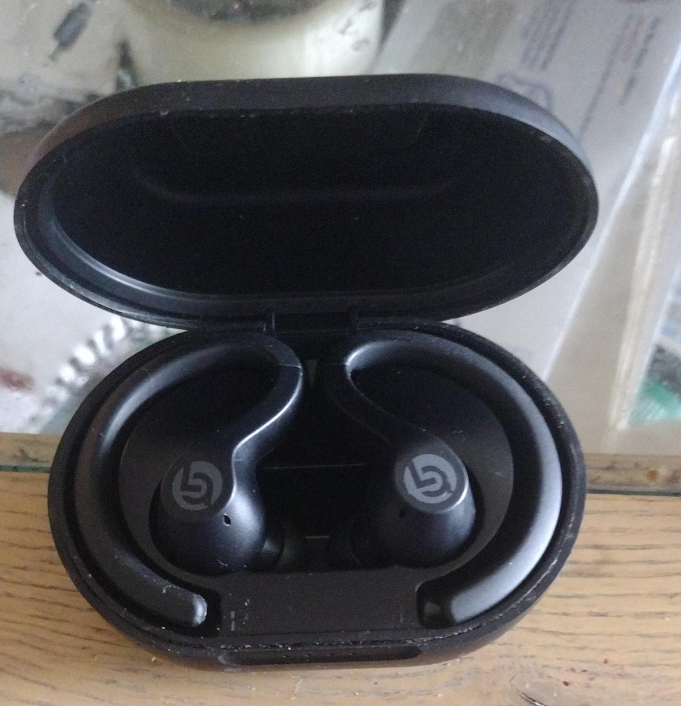 Wireless Earbuds with Charging Case thumbnail