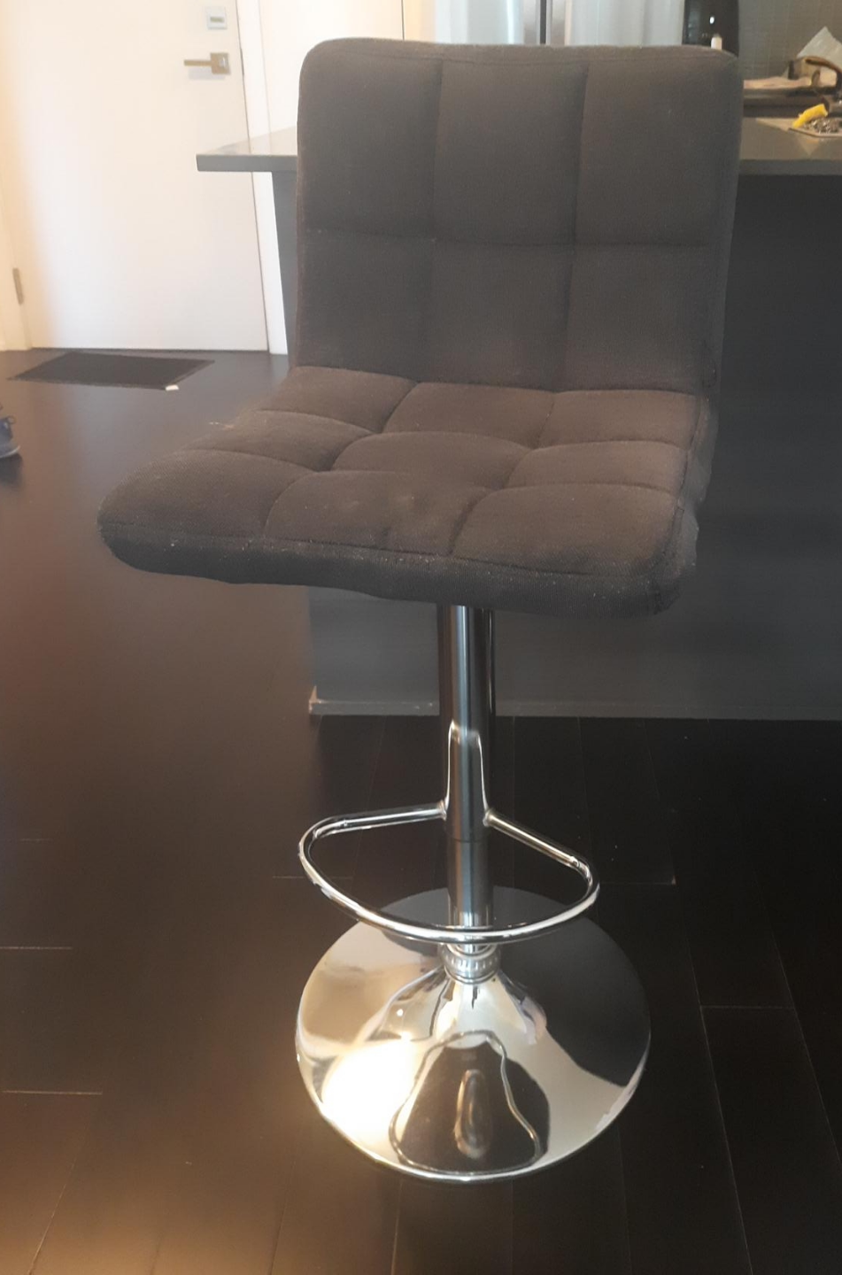 Black Swivel Bar Stool (2) thumbnail