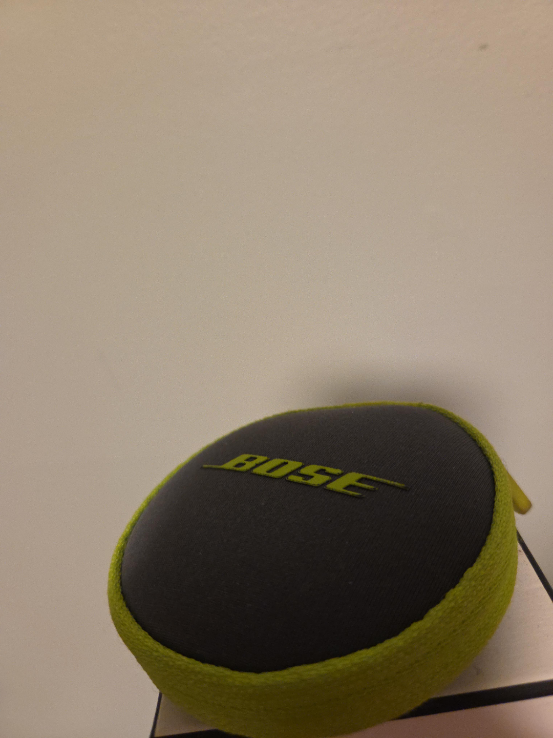 Bose Earbud Case thumbnail