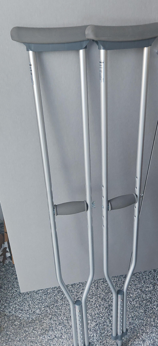Pair of Adjustable Crutches thumbnail