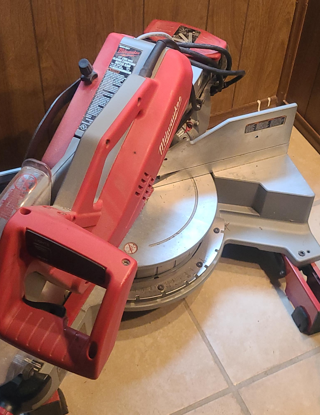Milwaukee 12" Dual Bevel Sliding Compound Miter Saw thumbnail