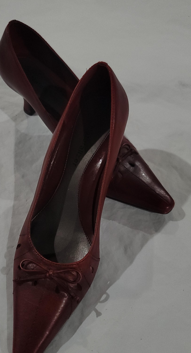 Naturalizer-Burgundy Leather Pointed-Toe Heels