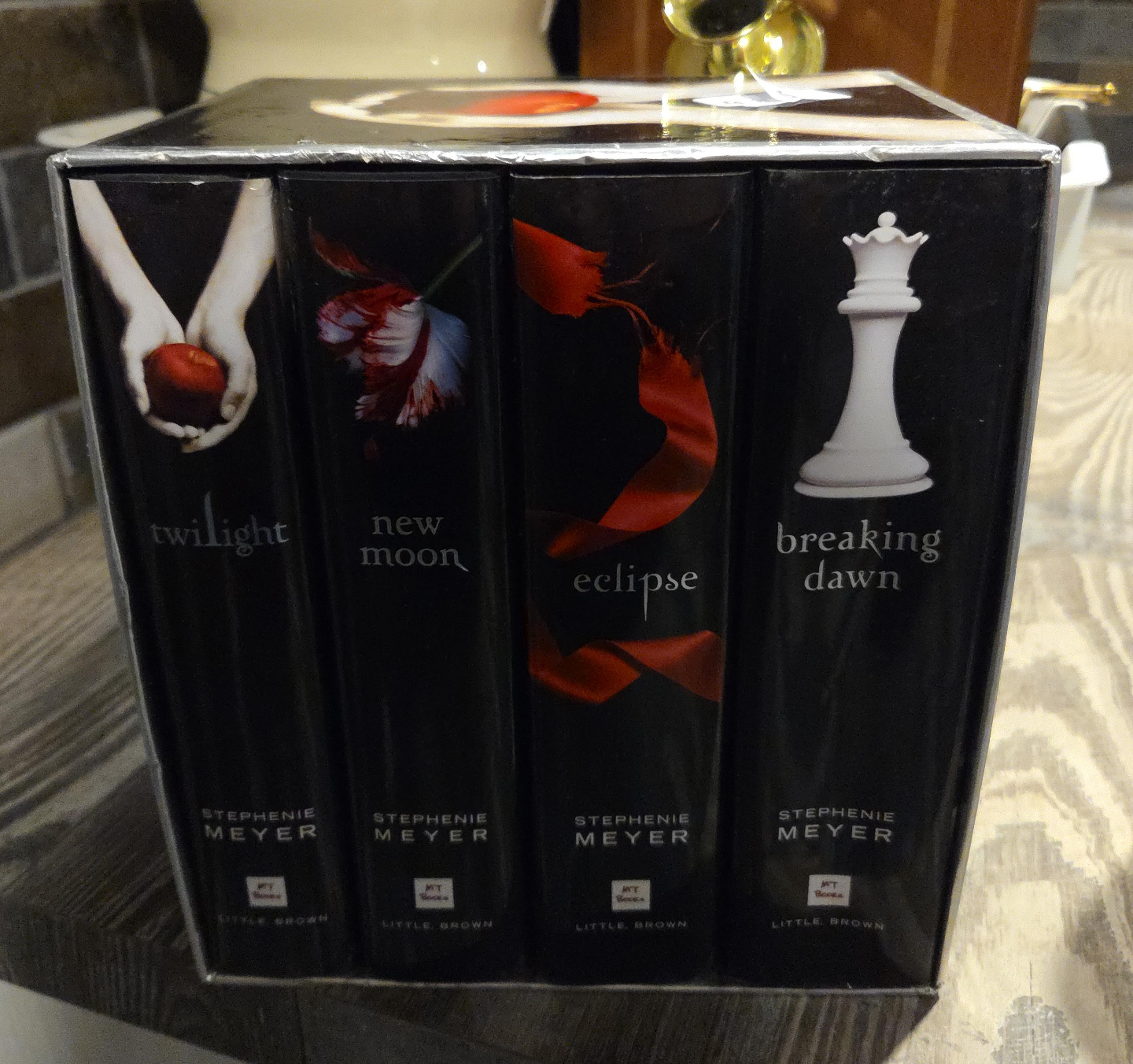 Twilight Saga Complete Collection Box Set thumbnail