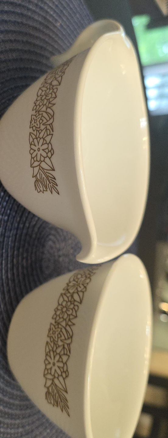 Vintage Pyrex Creamer and Sugar Bowl Set thumbnail