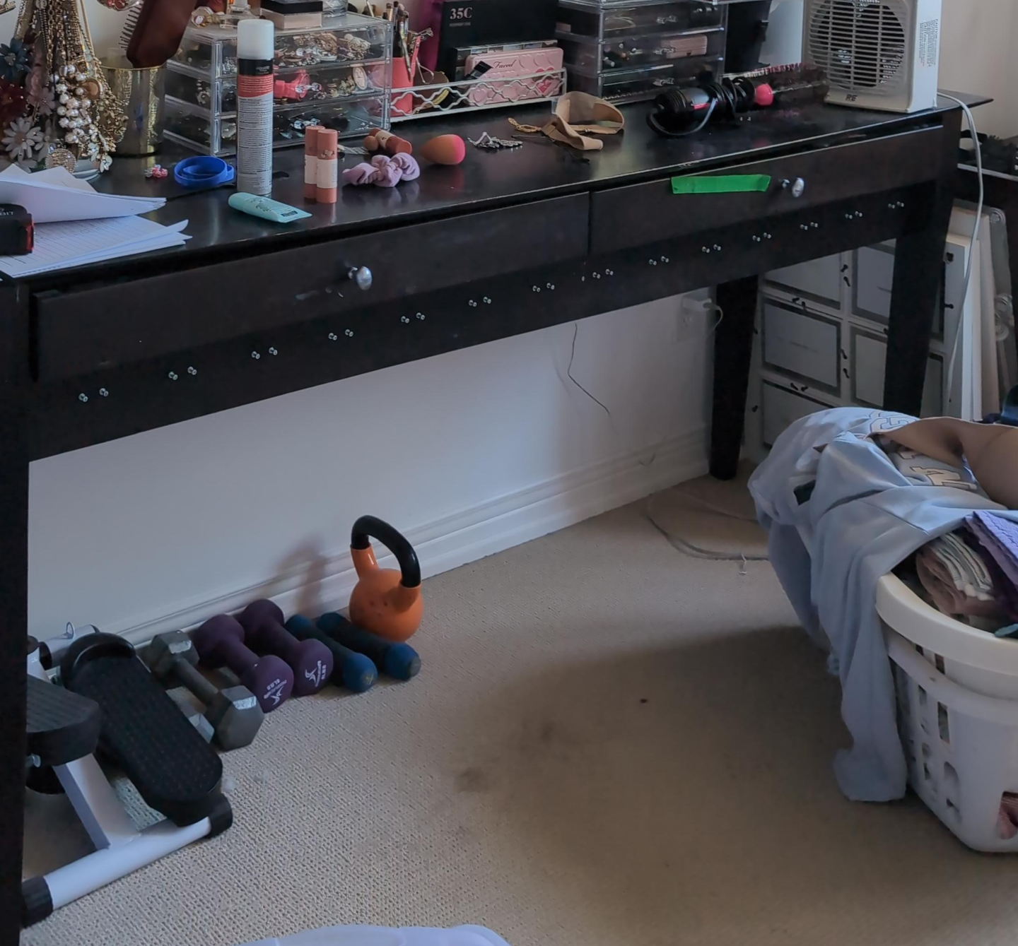 Table with drawers thumbnail