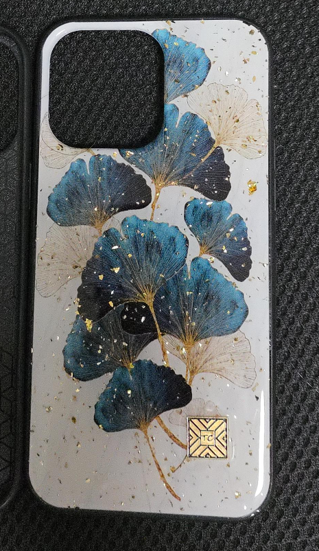 iPhone 14 Pro Case with Floral Design thumbnail
