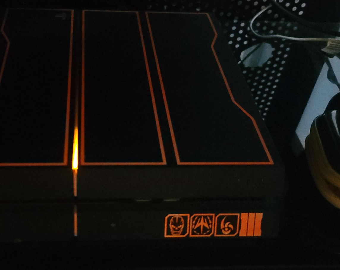 Call of Duty Black Ops 4 Limited Edition PS4 Pro thumbnail