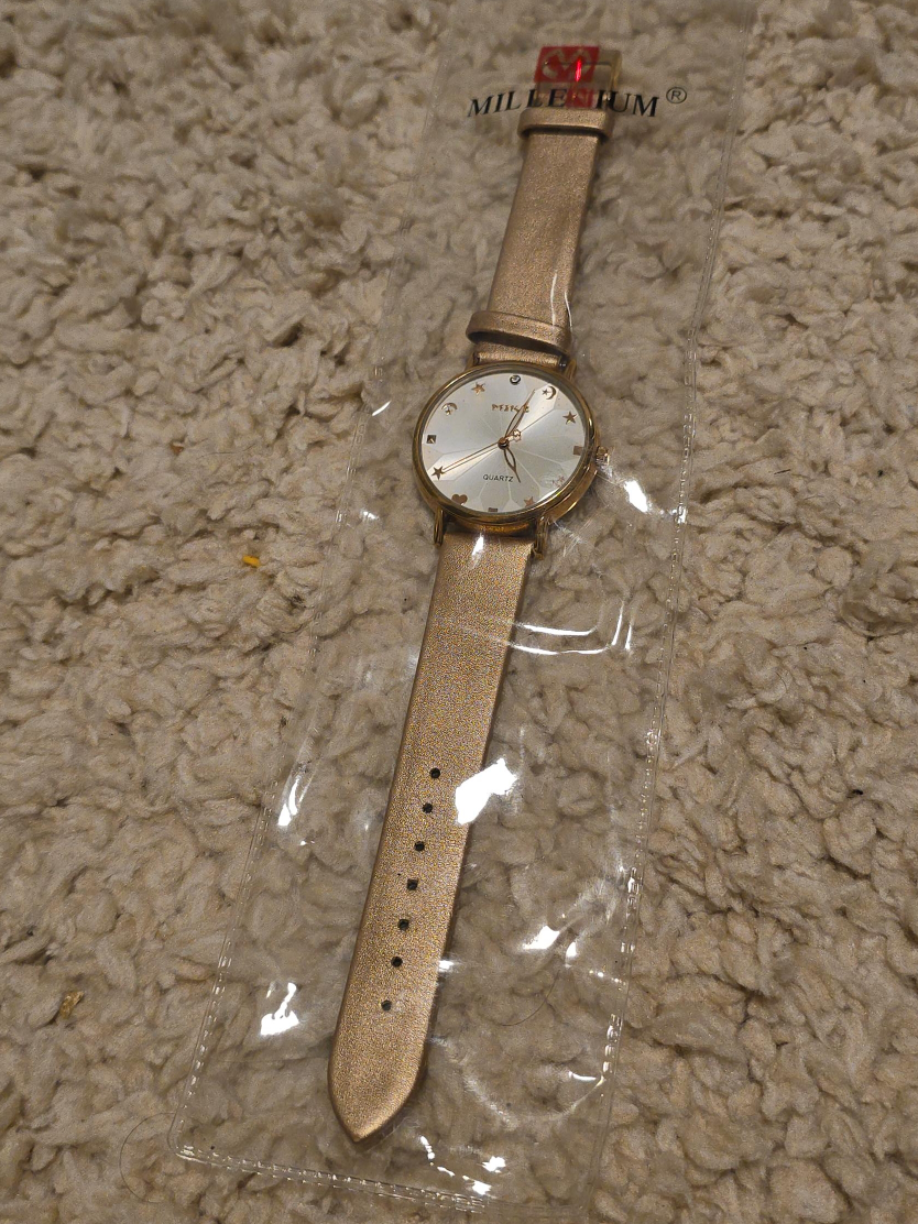 Womens Watch thumbnail