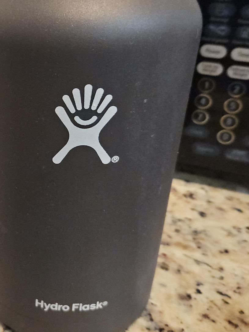 Hydro Flask Water Bottle - Black thumbnail