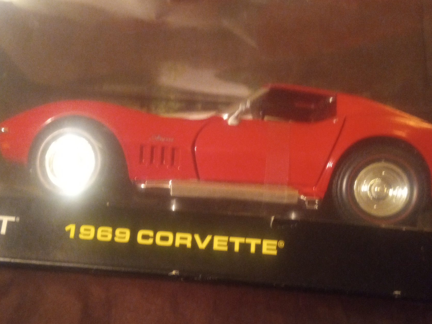 1969 Corvette Diecast Model Car thumbnail