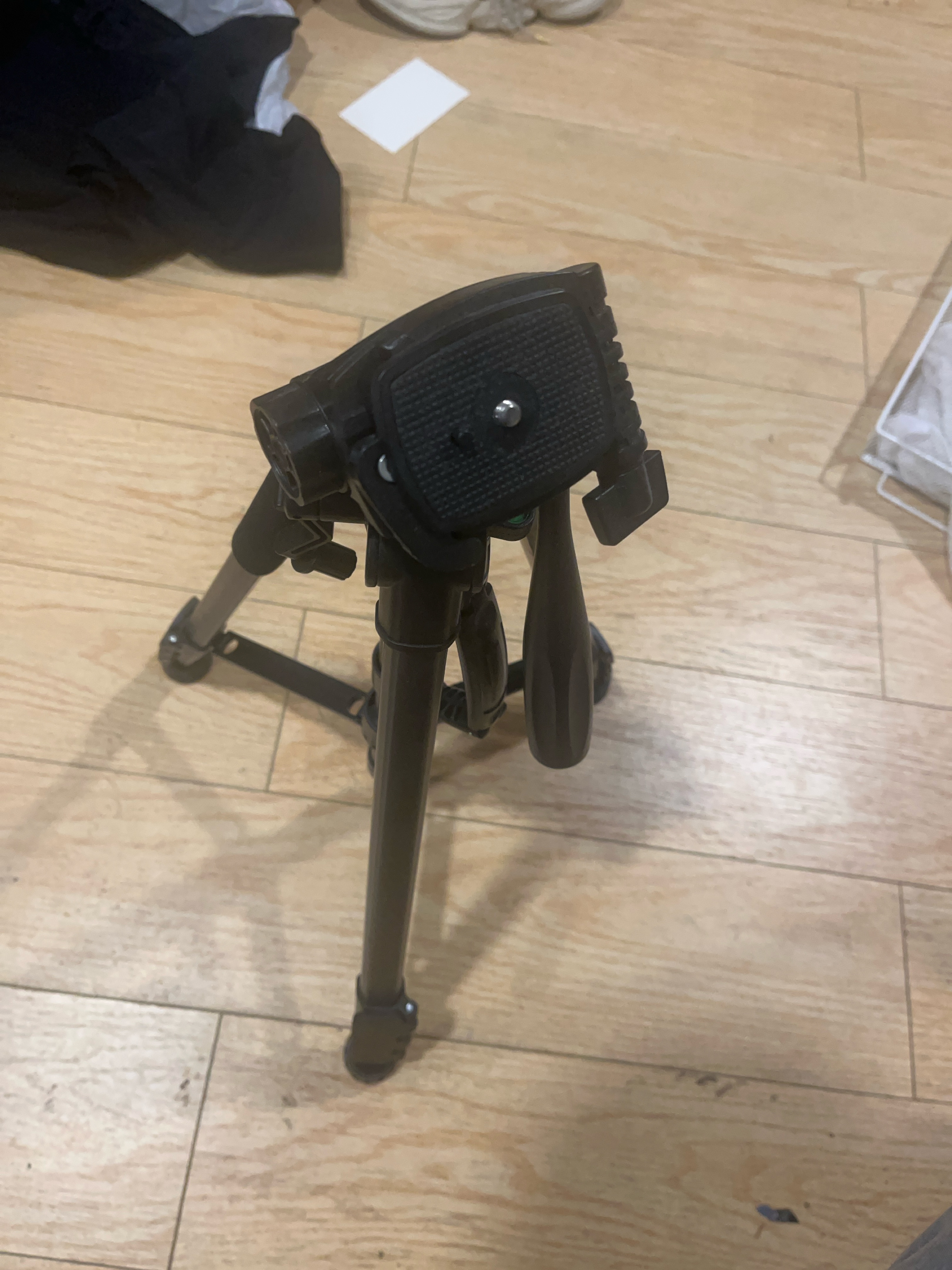 Black Camera Tripod (1.75 m 1.5 kg) - photo 2