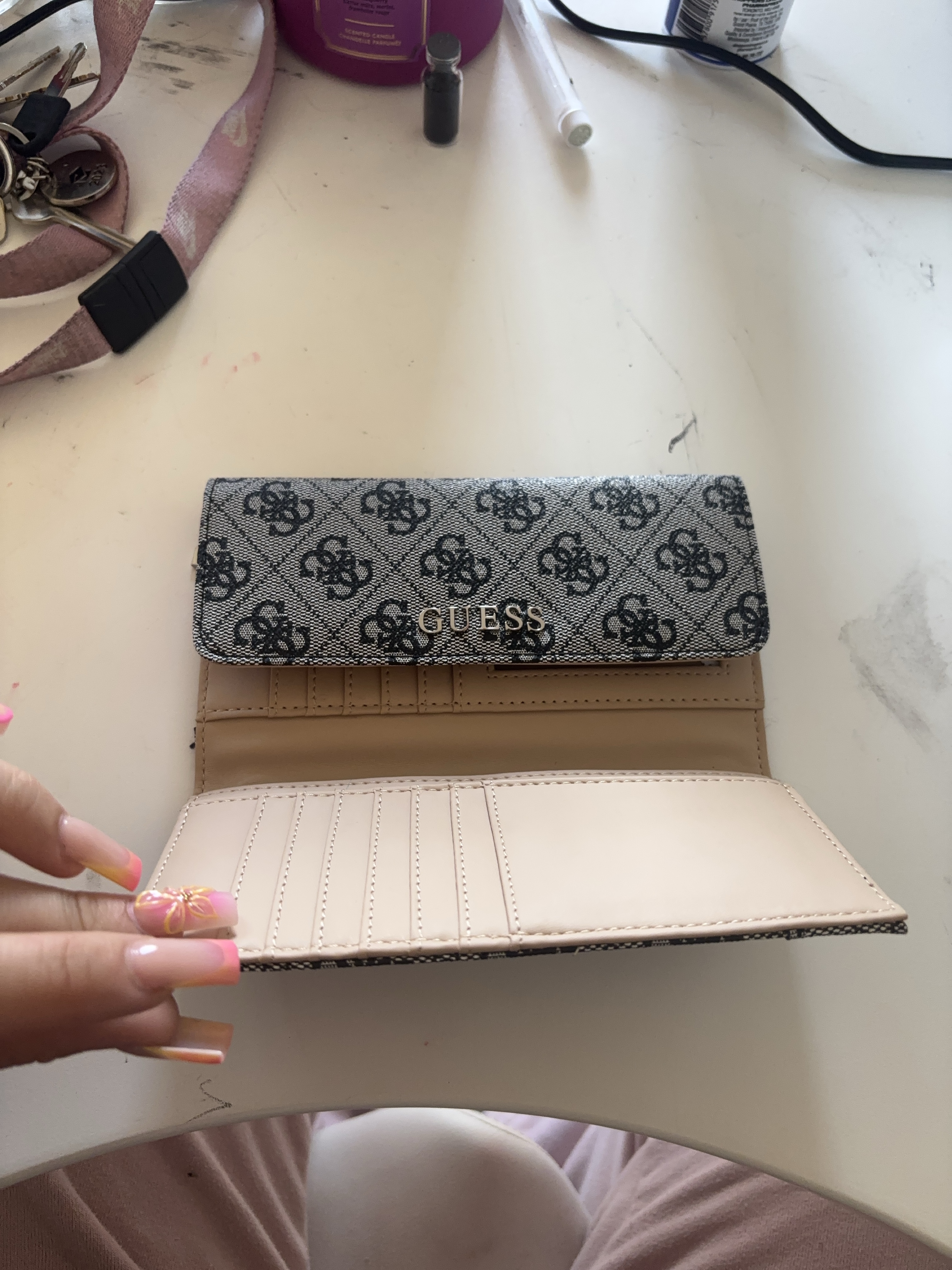 Guess Wallet thumbnail