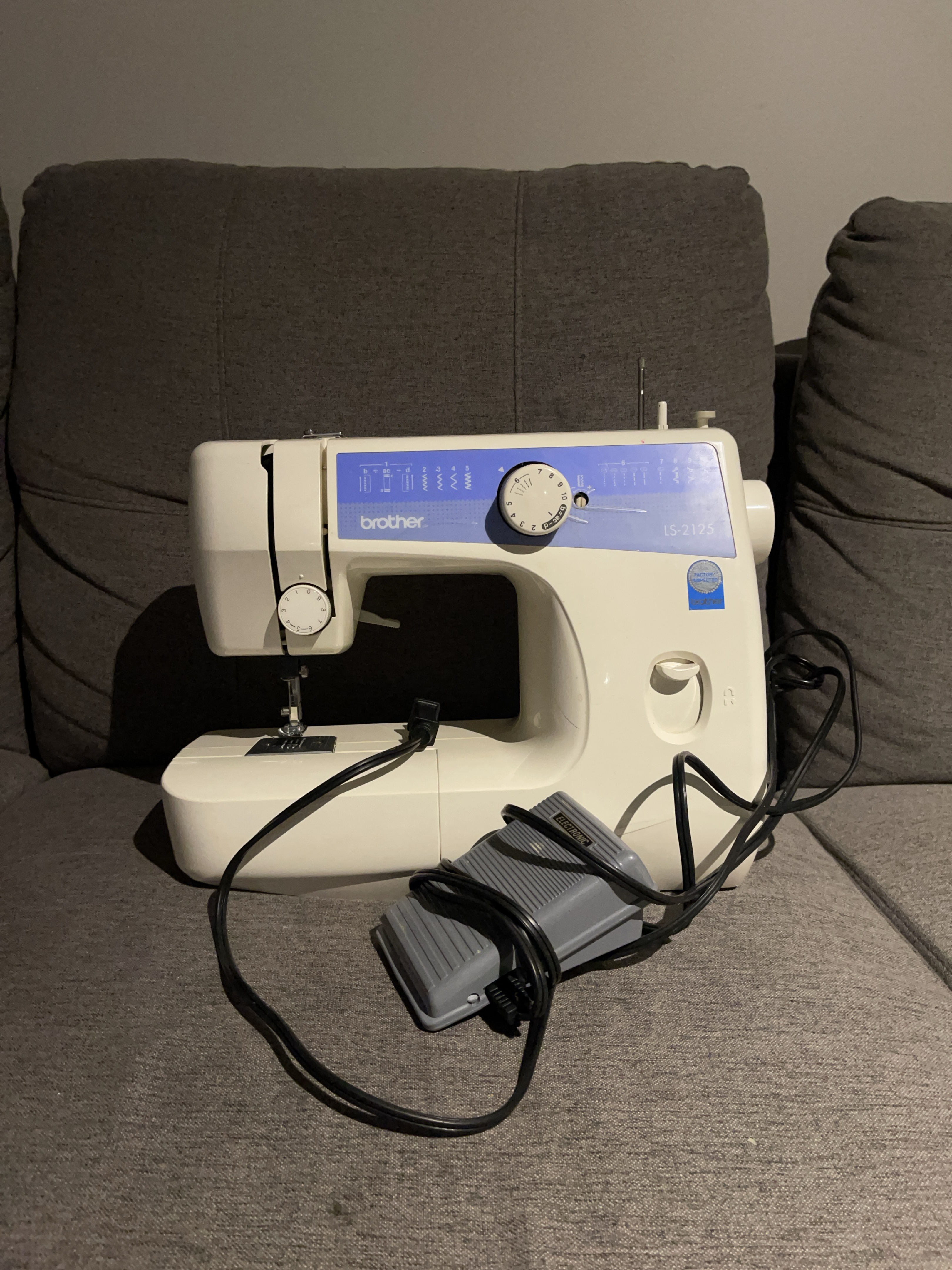 Brother LS-2125 Sewing Machine thumbnail