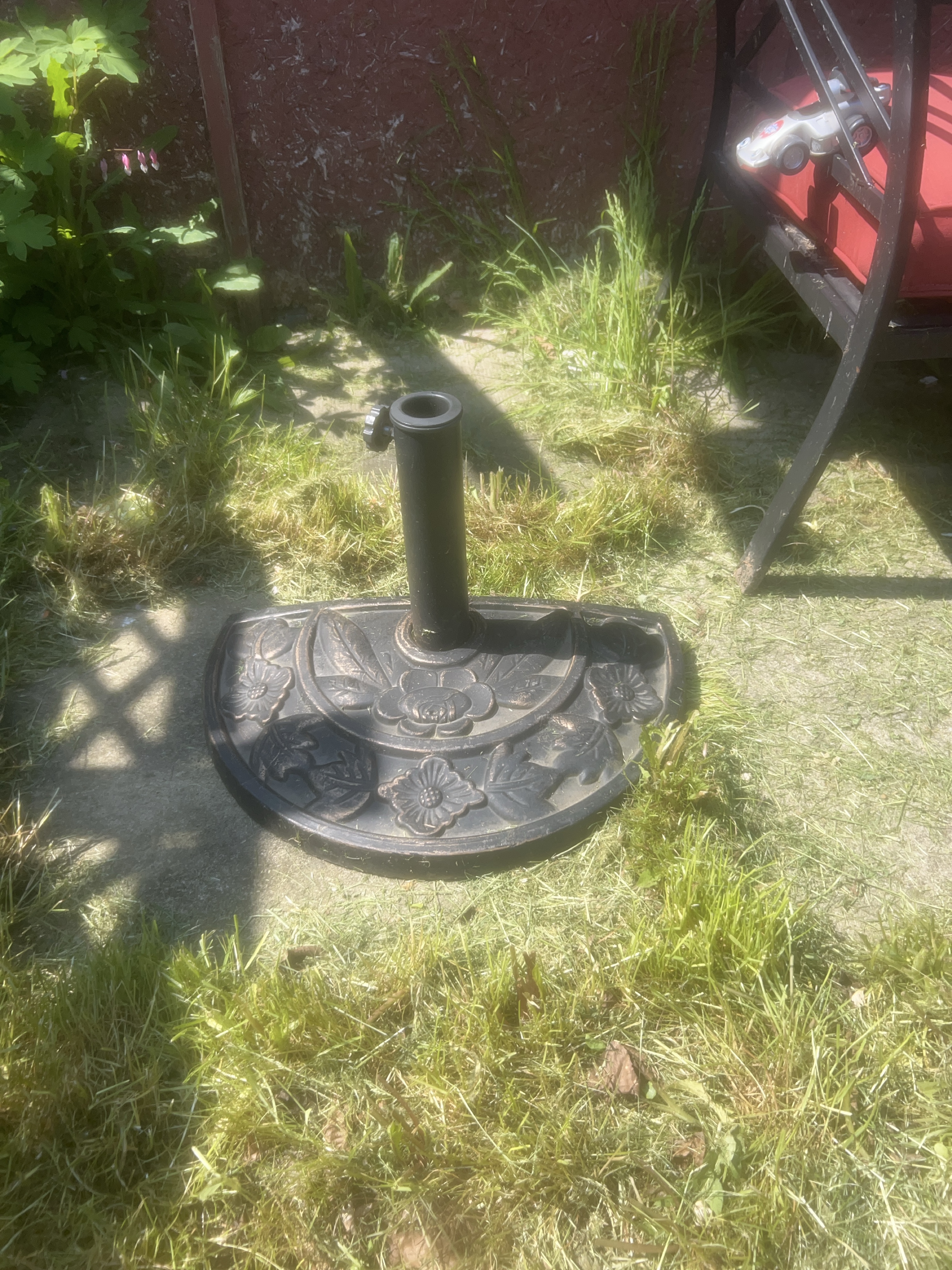 Outdoor Patio Umbrella Base thumbnail
