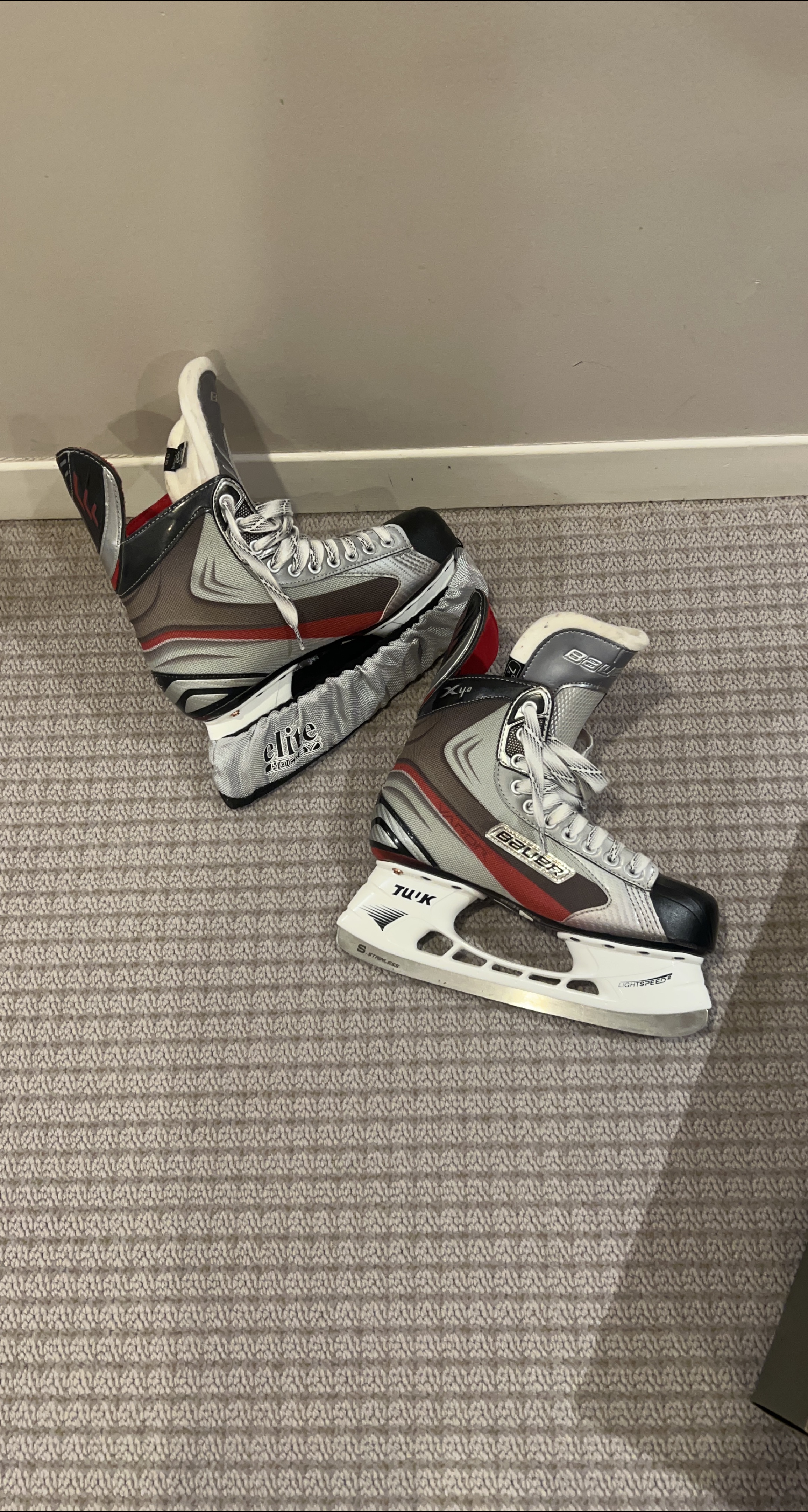 Bauer Hockey Skates thumbnail