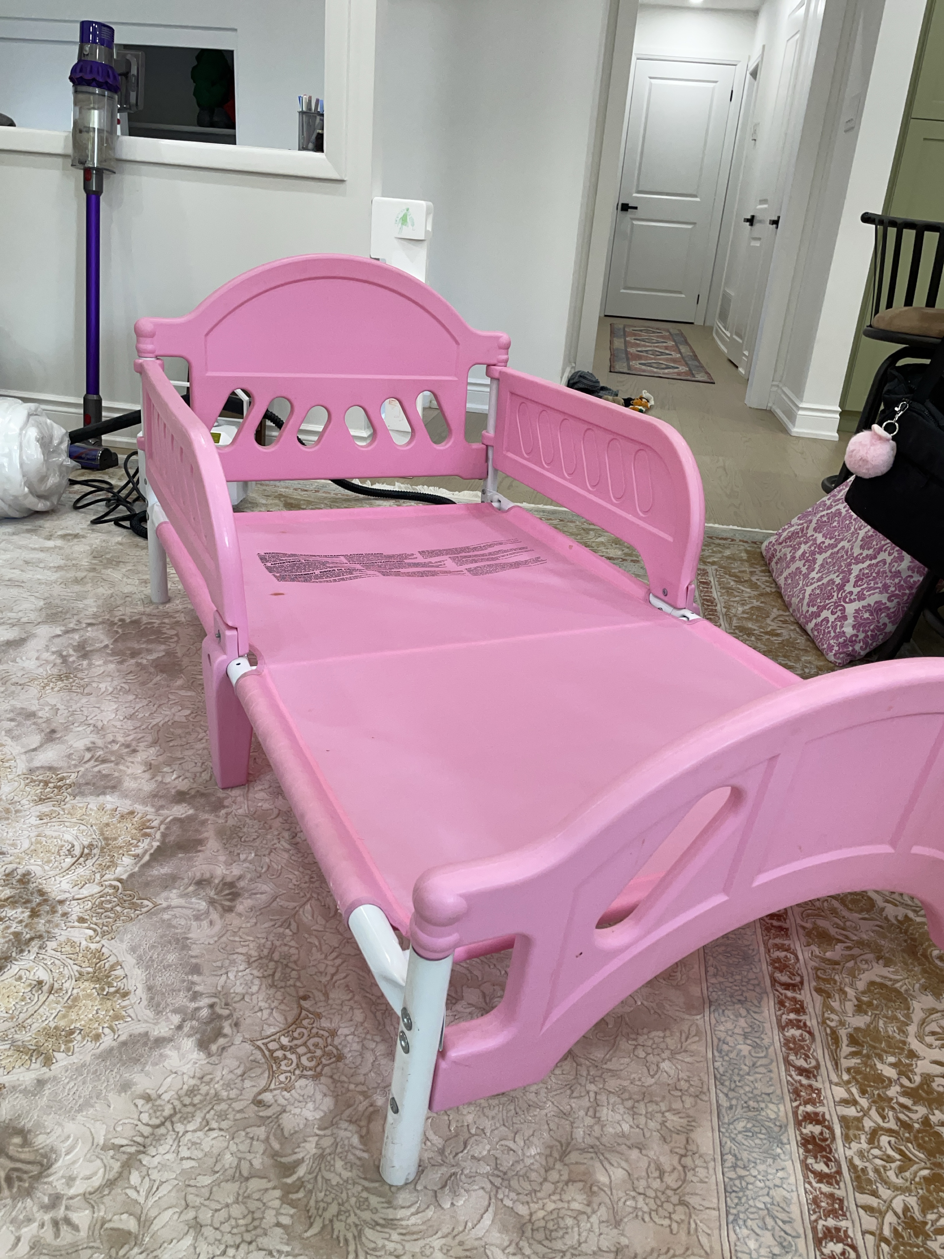 Pink Toddler Bed thumbnail