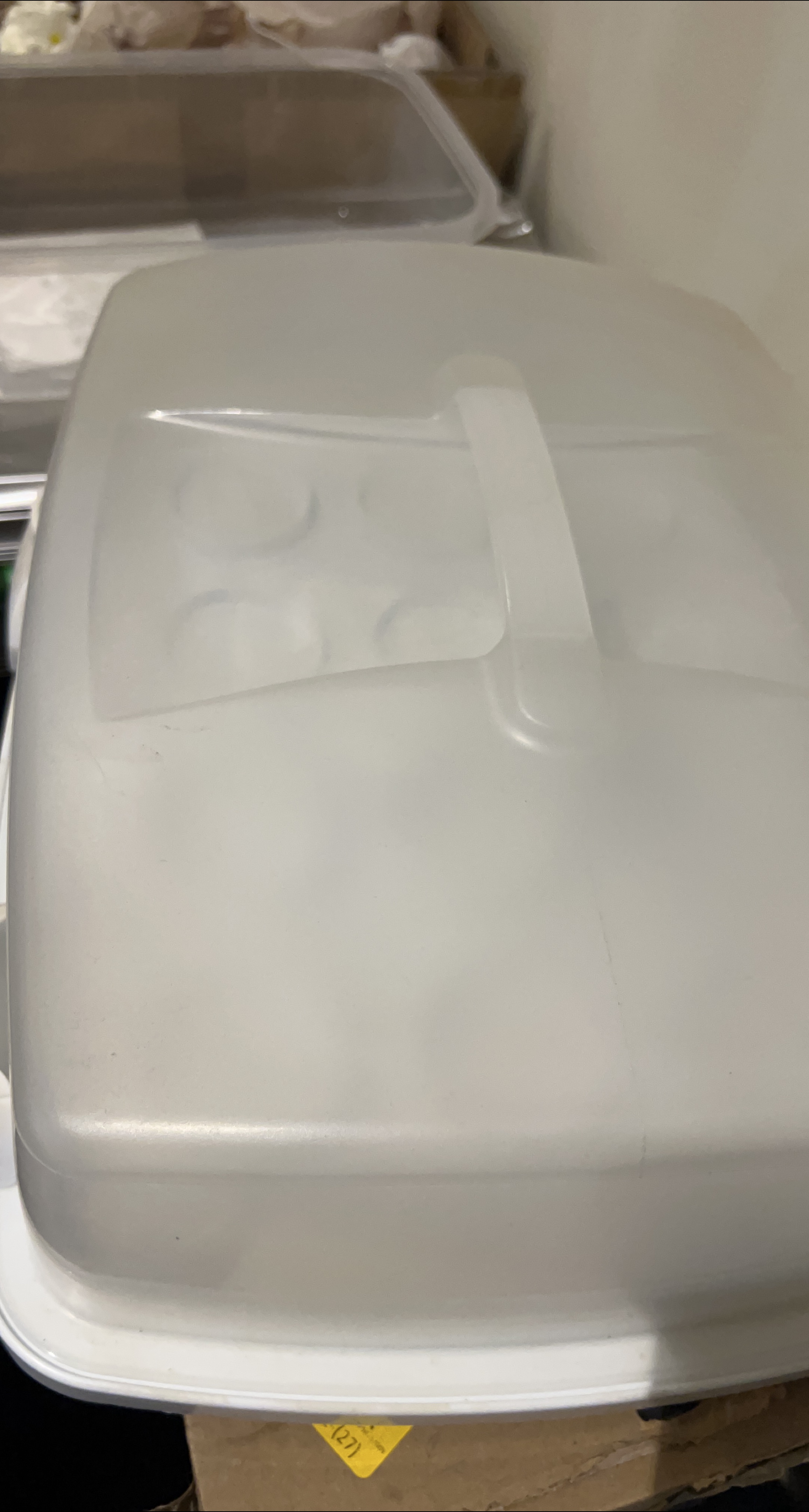 Cake Carrier with Lid thumbnail