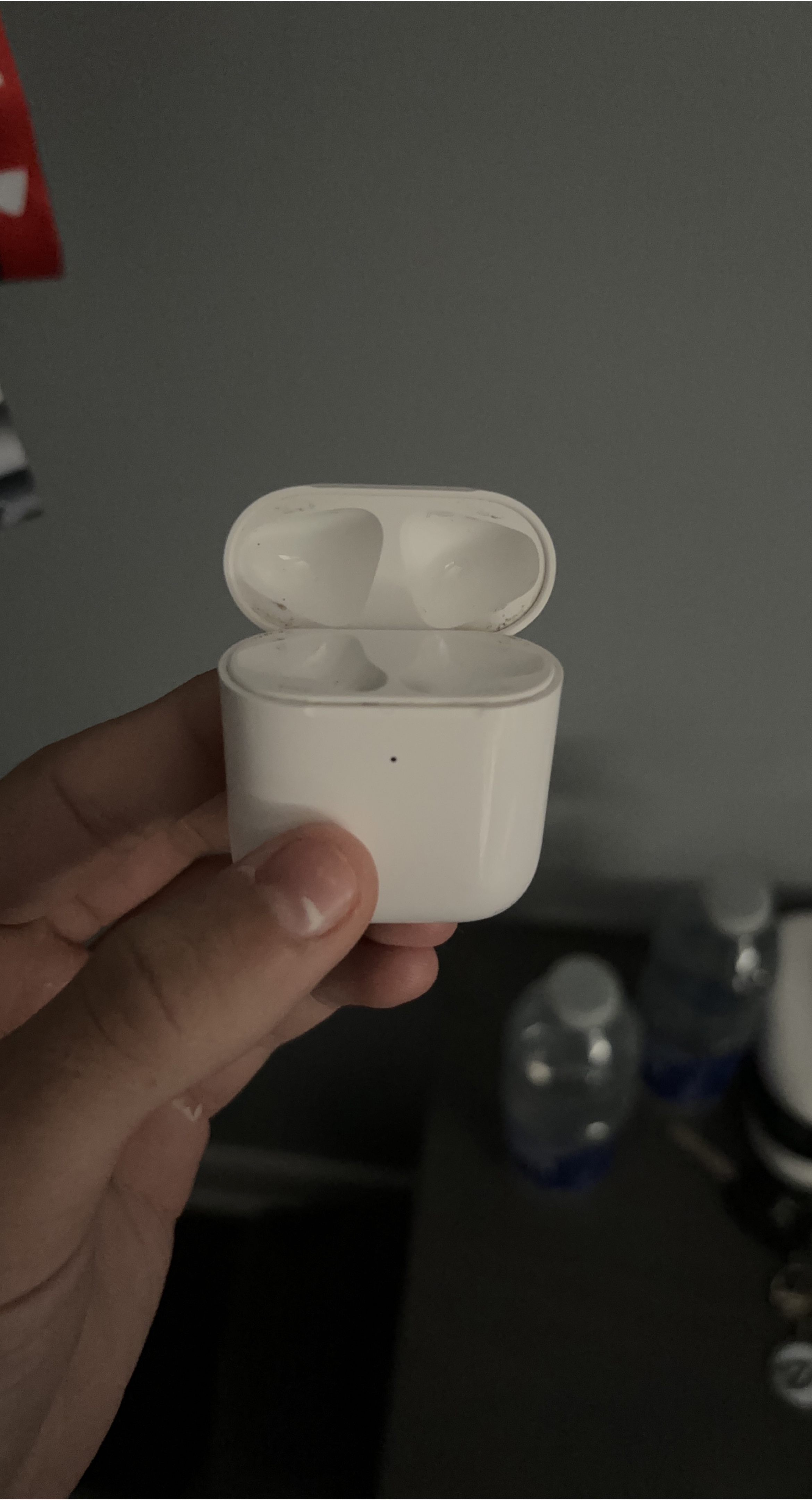 Apple Airpods Charging Case thumbnail