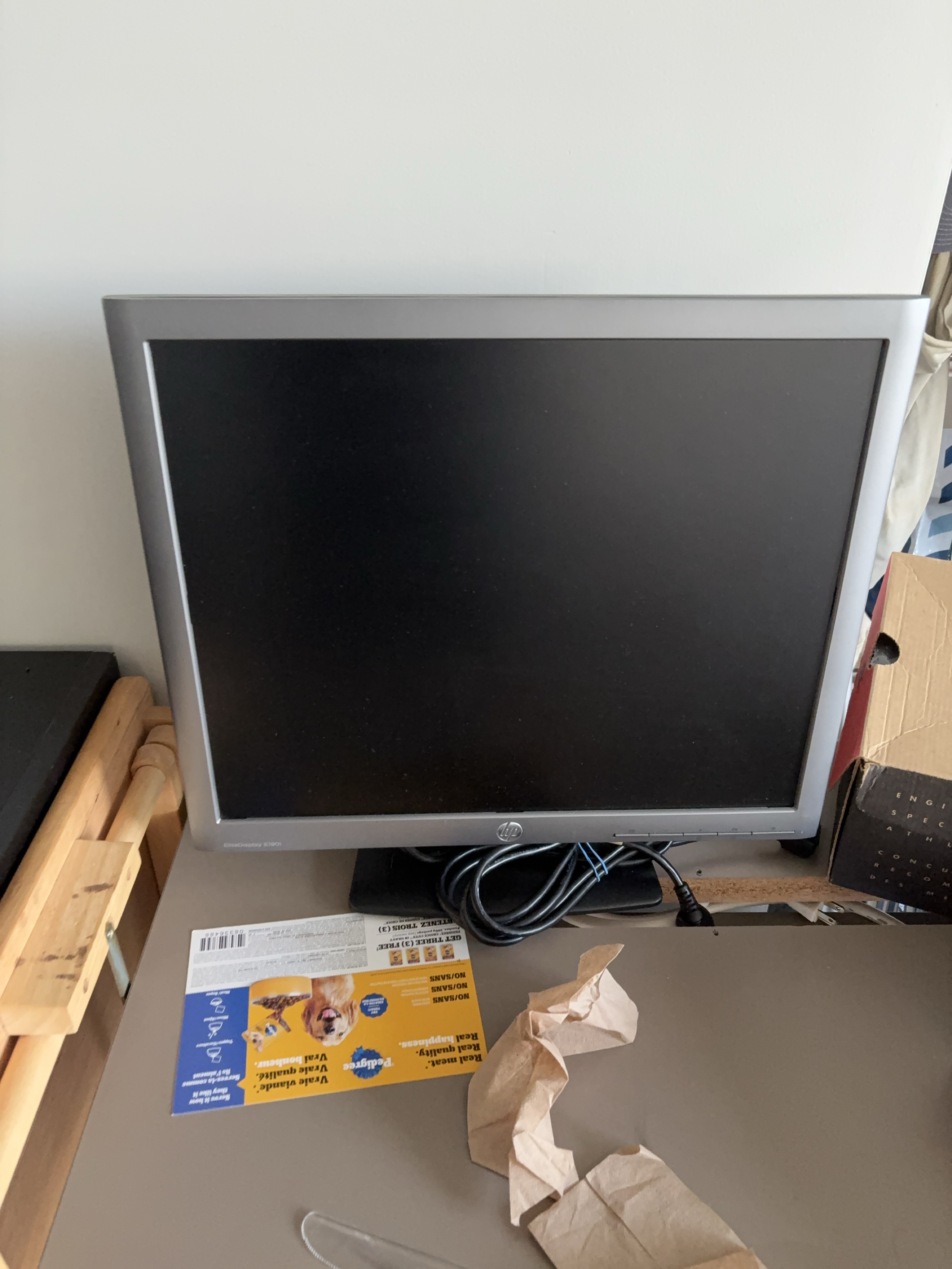 HP Computer Monitor with stand 💚🥕 thumbnail