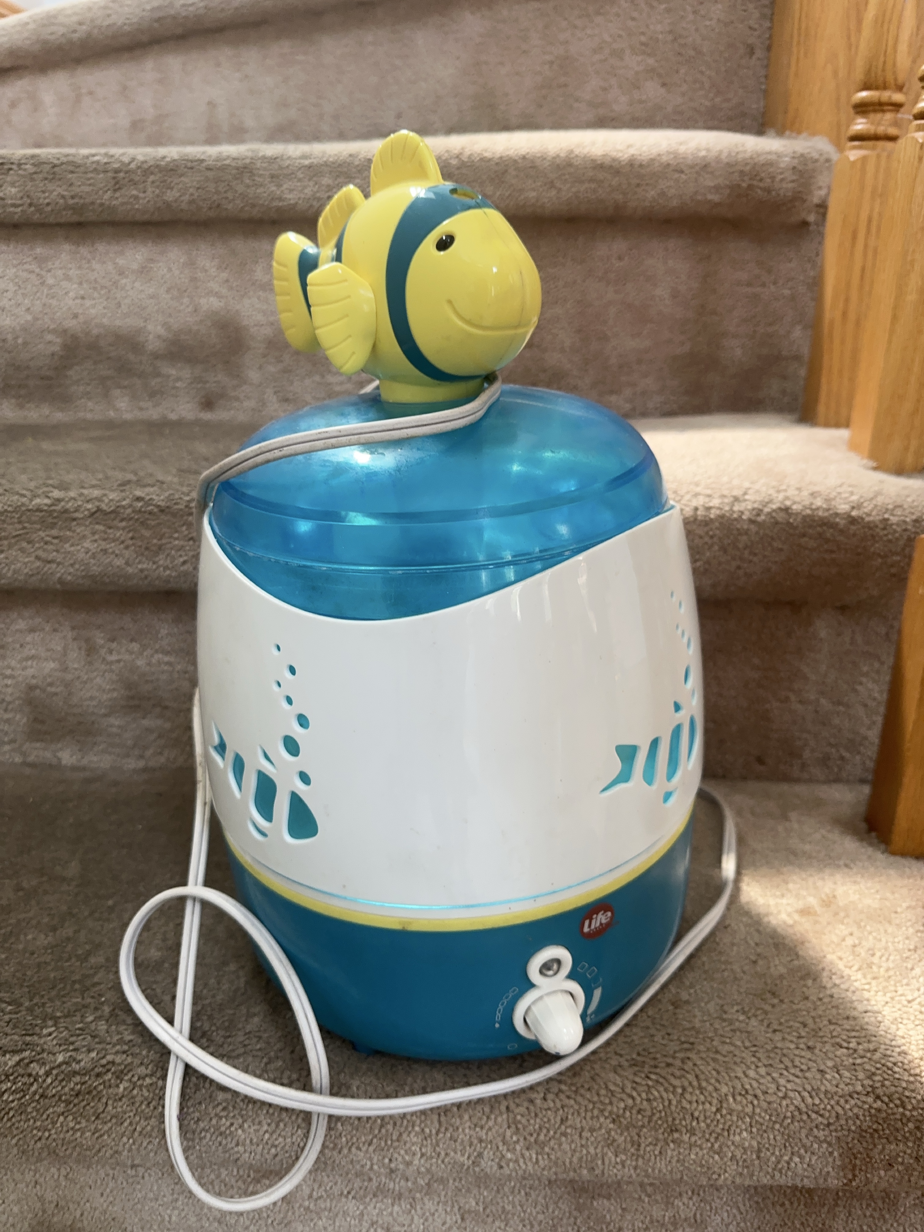 Humidifier with Fish Design thumbnail