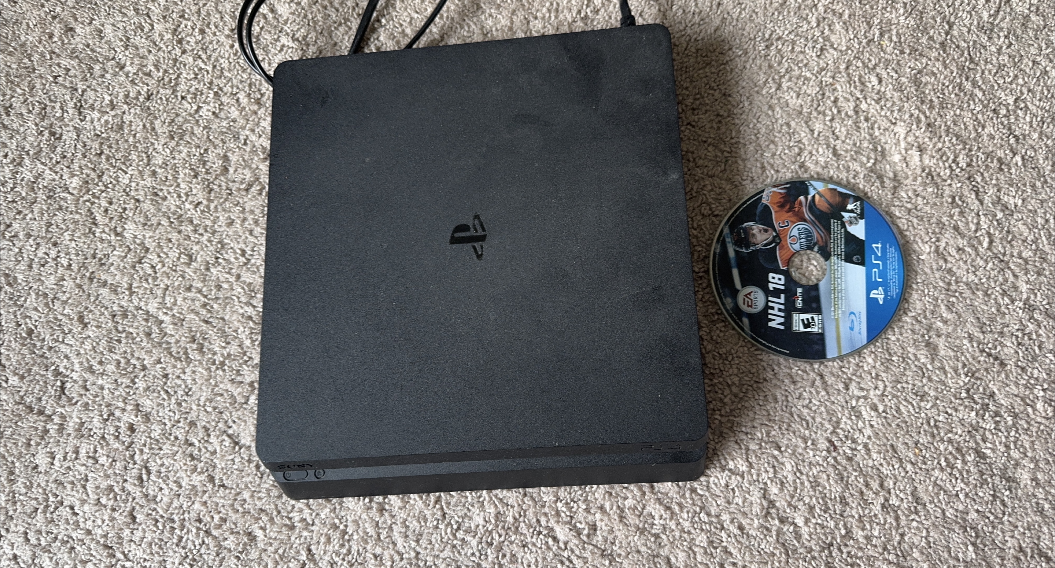 PlayStation 4 Console with NHL 18 thumbnail