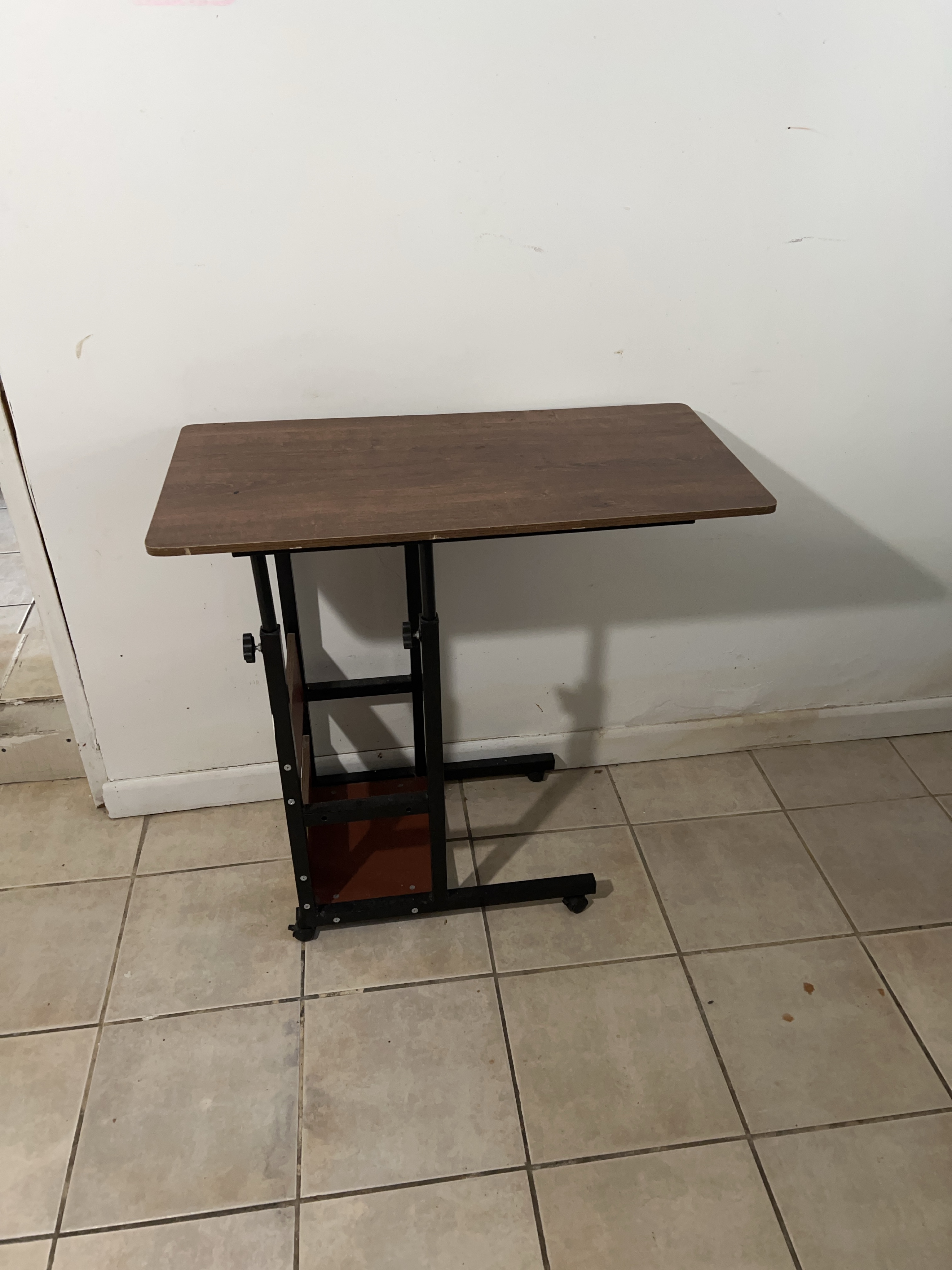 Adjustable Laptop Table thumbnail
