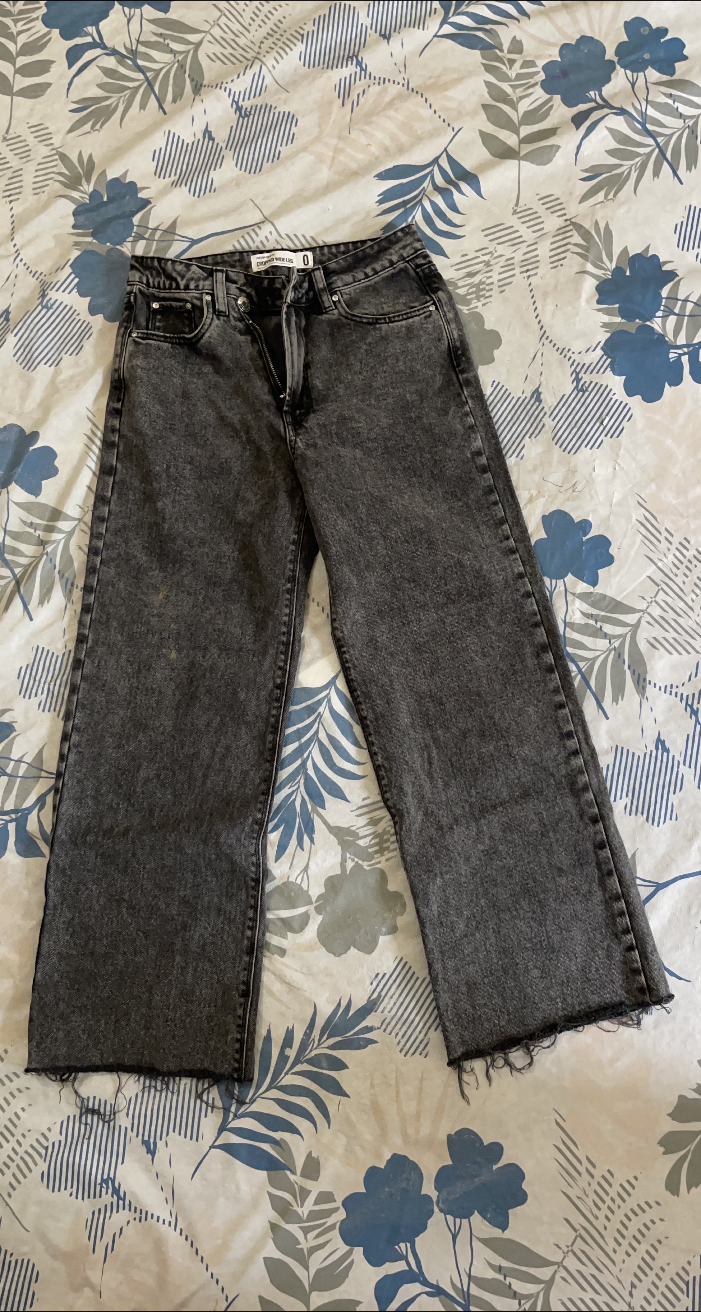 Cropped Wide Leg Jeans thumbnail