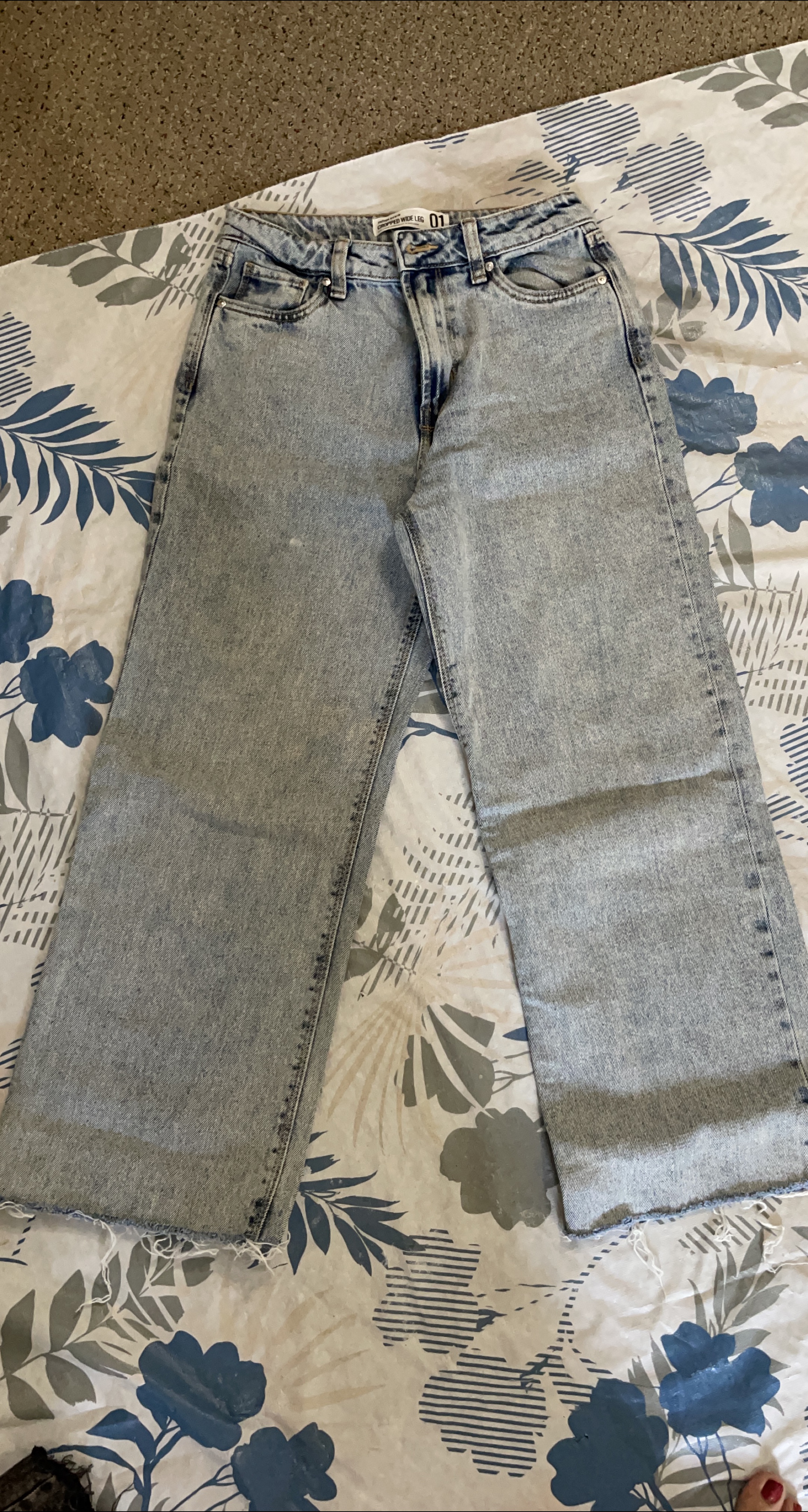 Cropped Wide Leg Jeans thumbnail