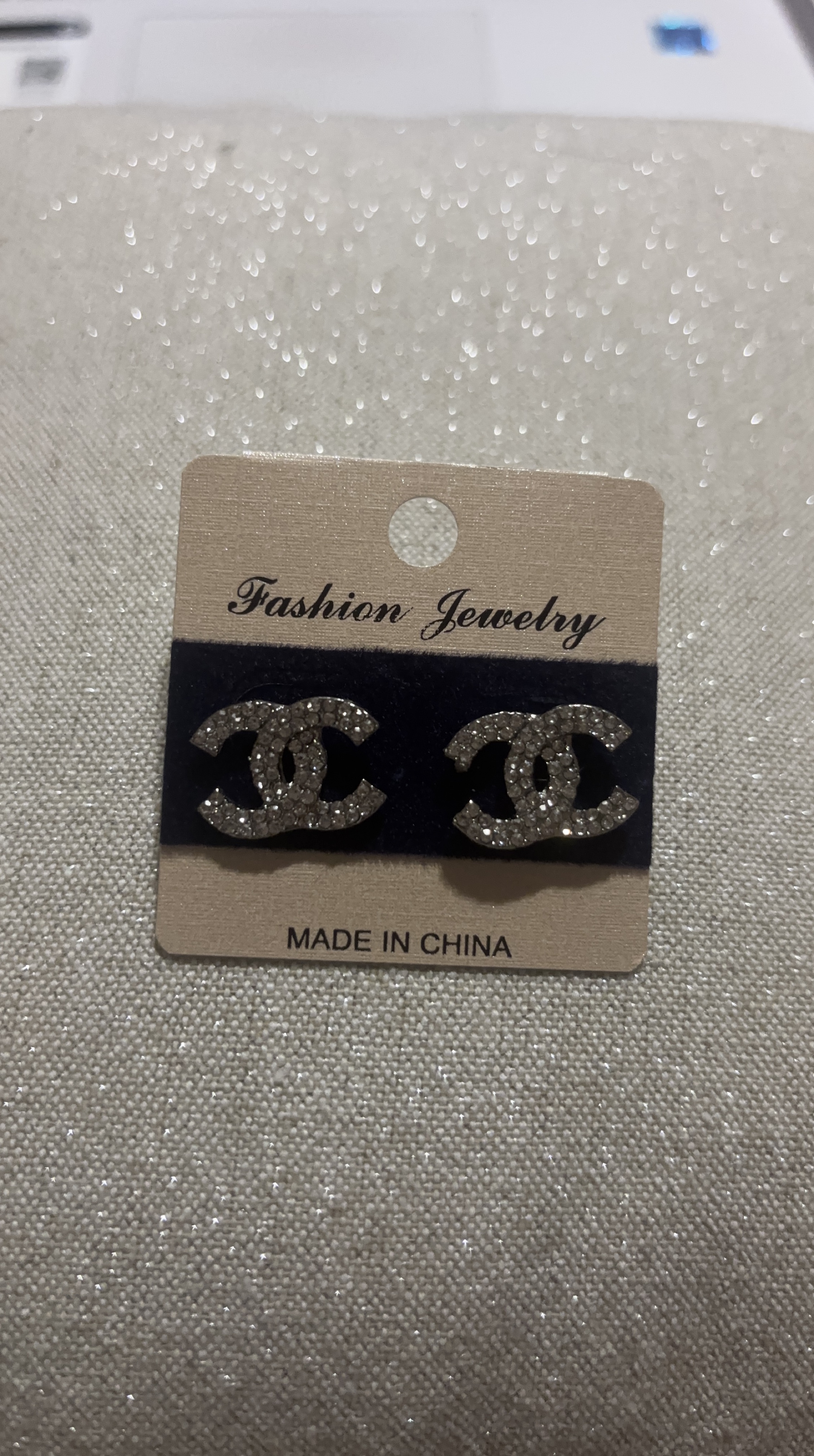 Fashion Jewelry Stud Earrings thumbnail