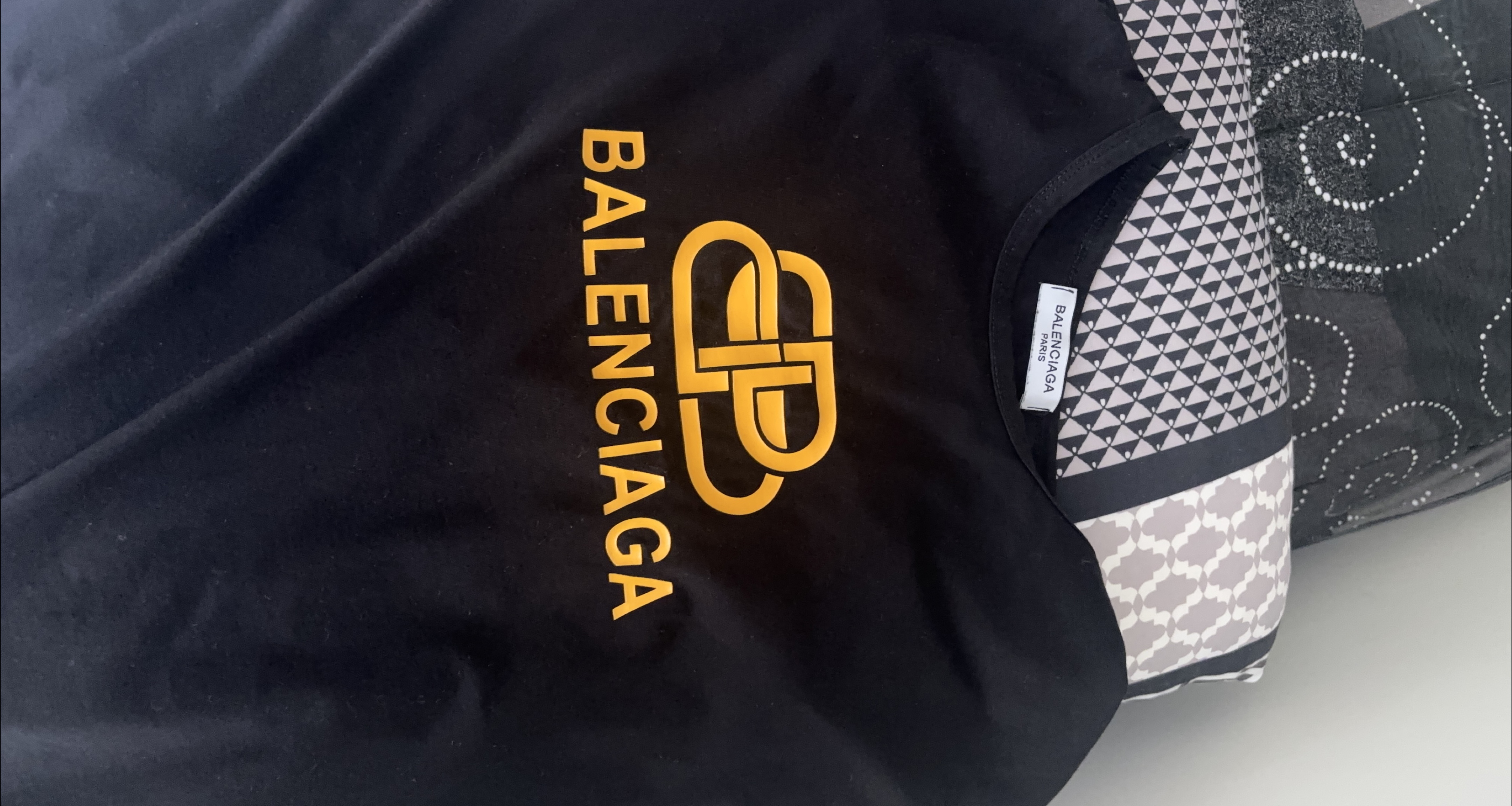 Balenciaga T-shirt thumbnail