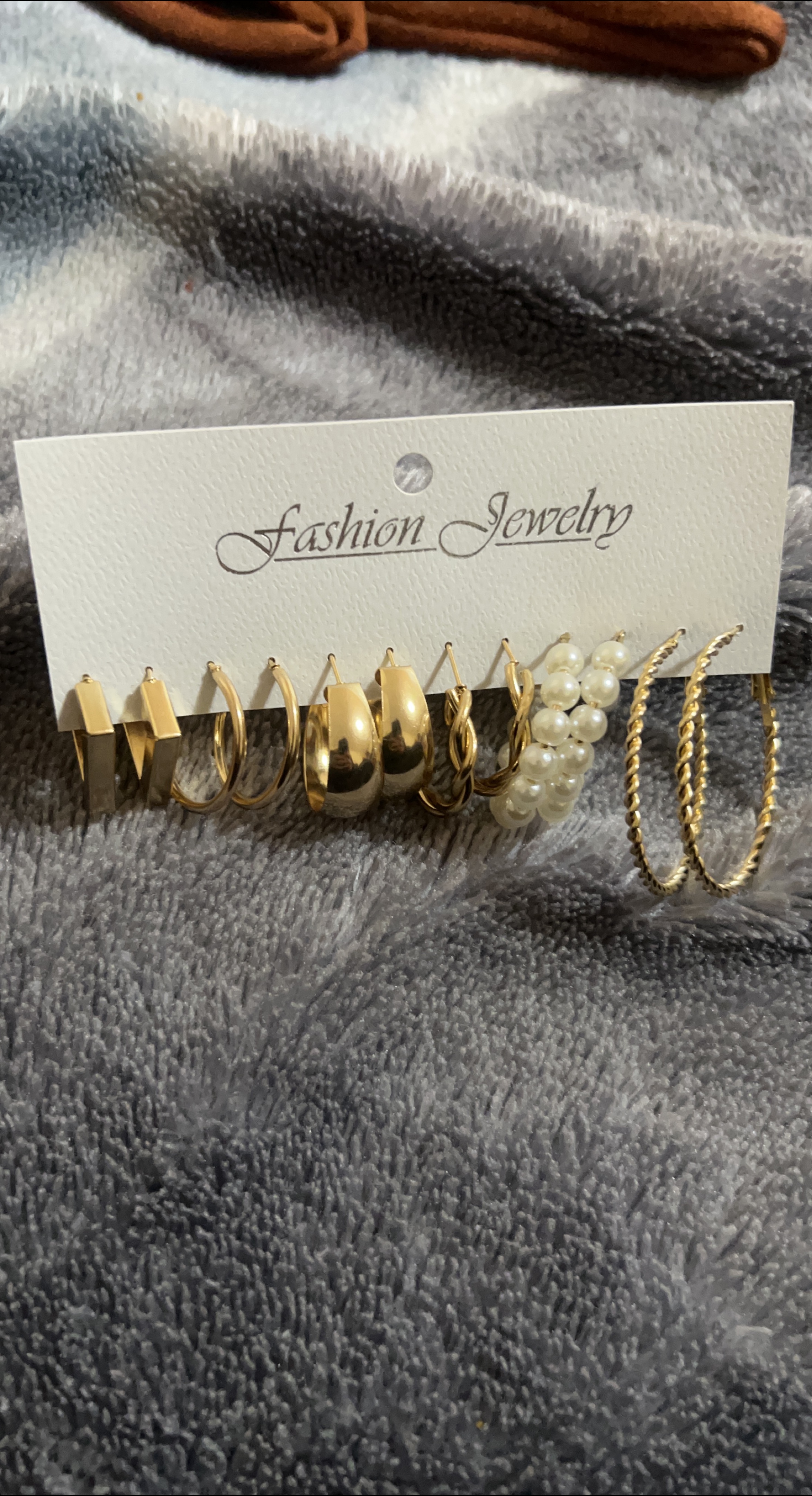 Earring Set thumbnail