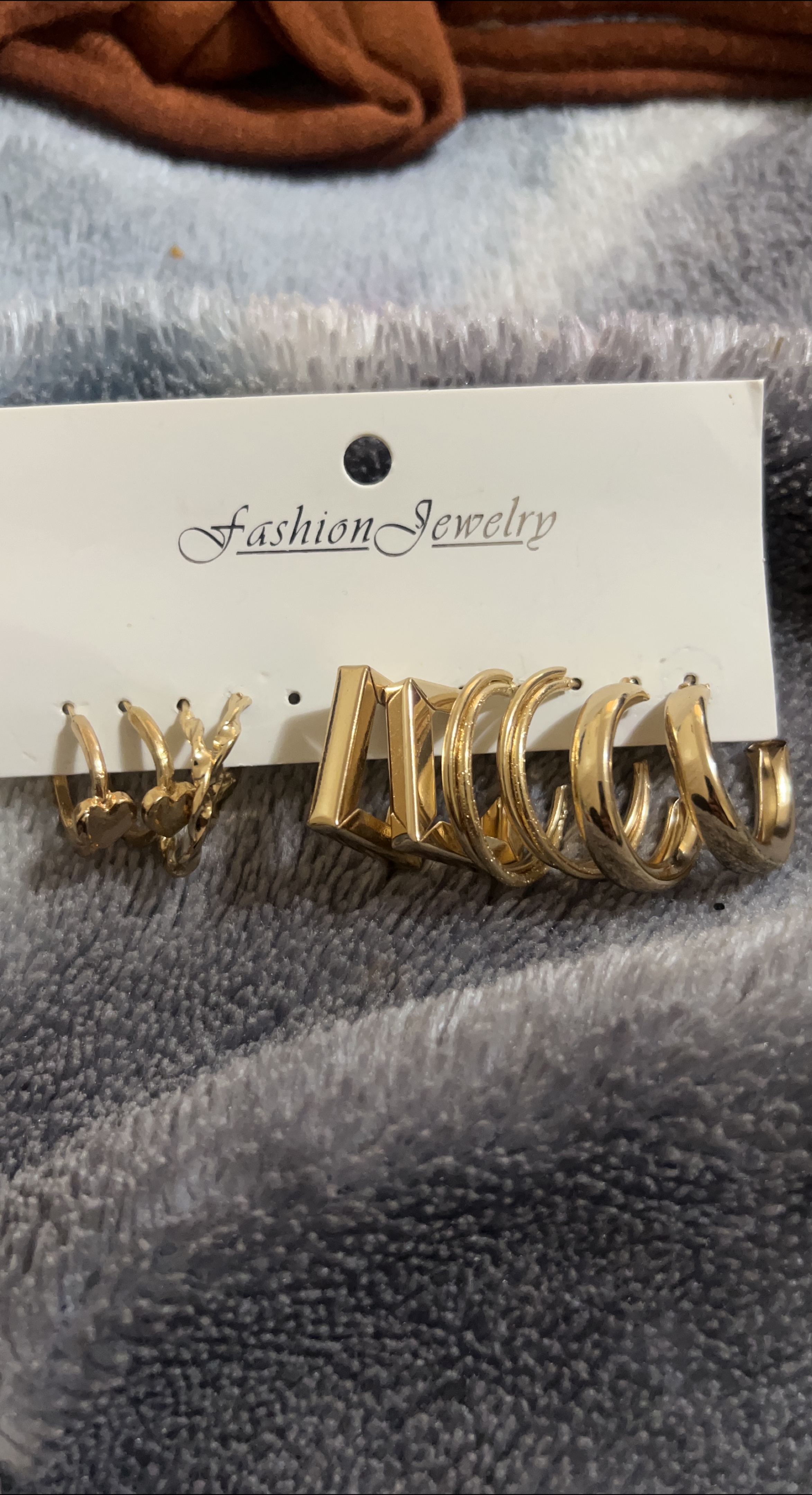 Fashion Jewelry Earrings Set thumbnail